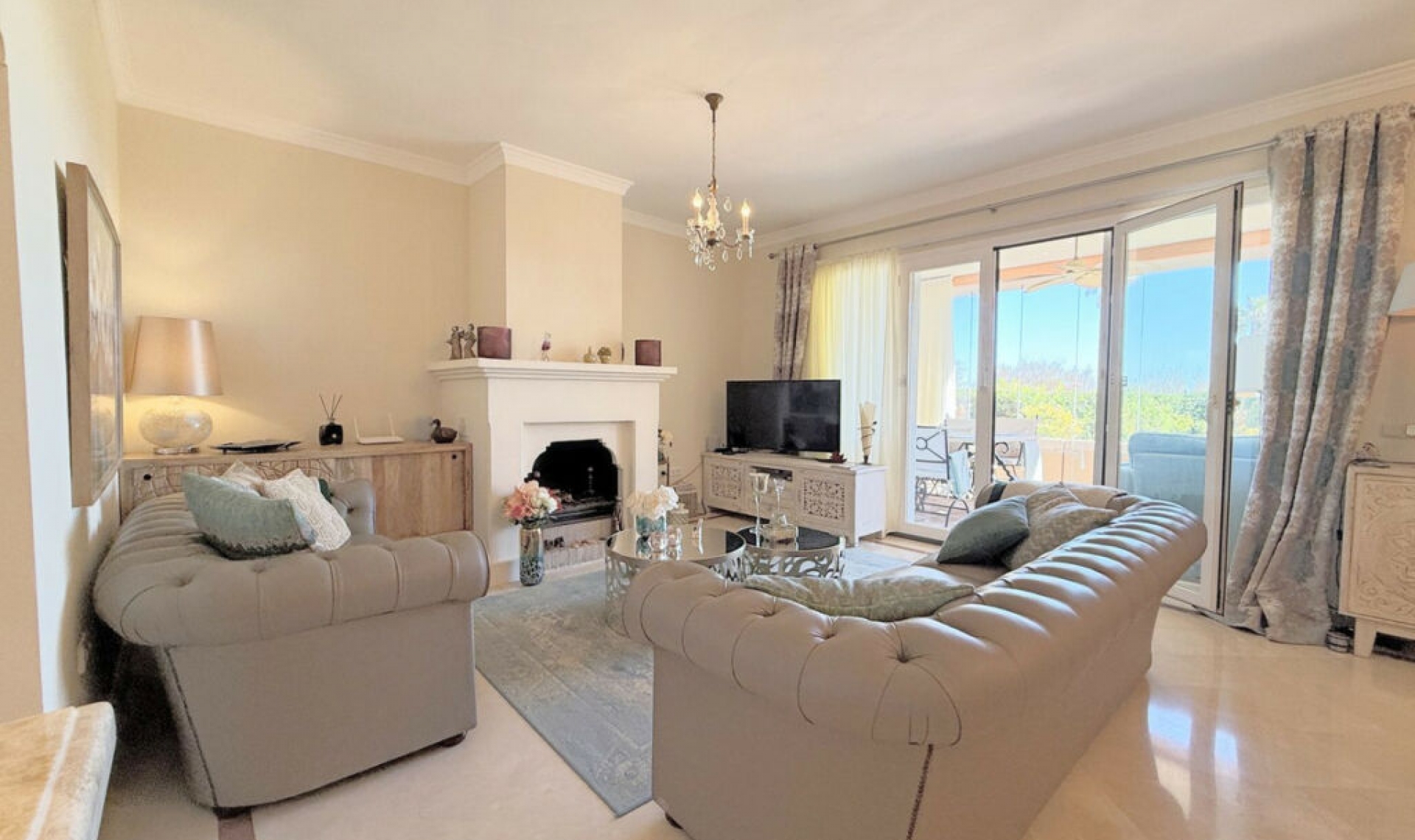 Resale - Apartment -
Casares Playa