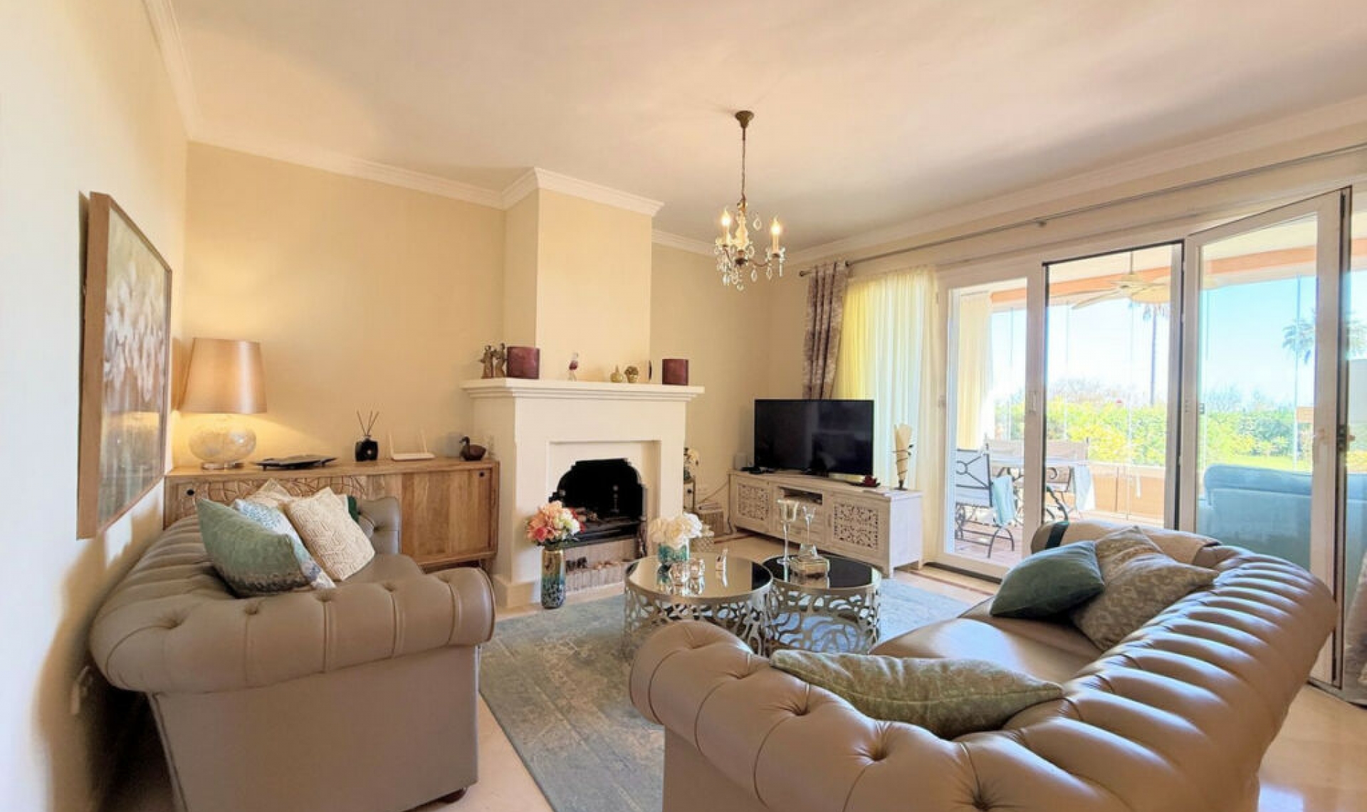 Resale - Apartment -
Casares Playa