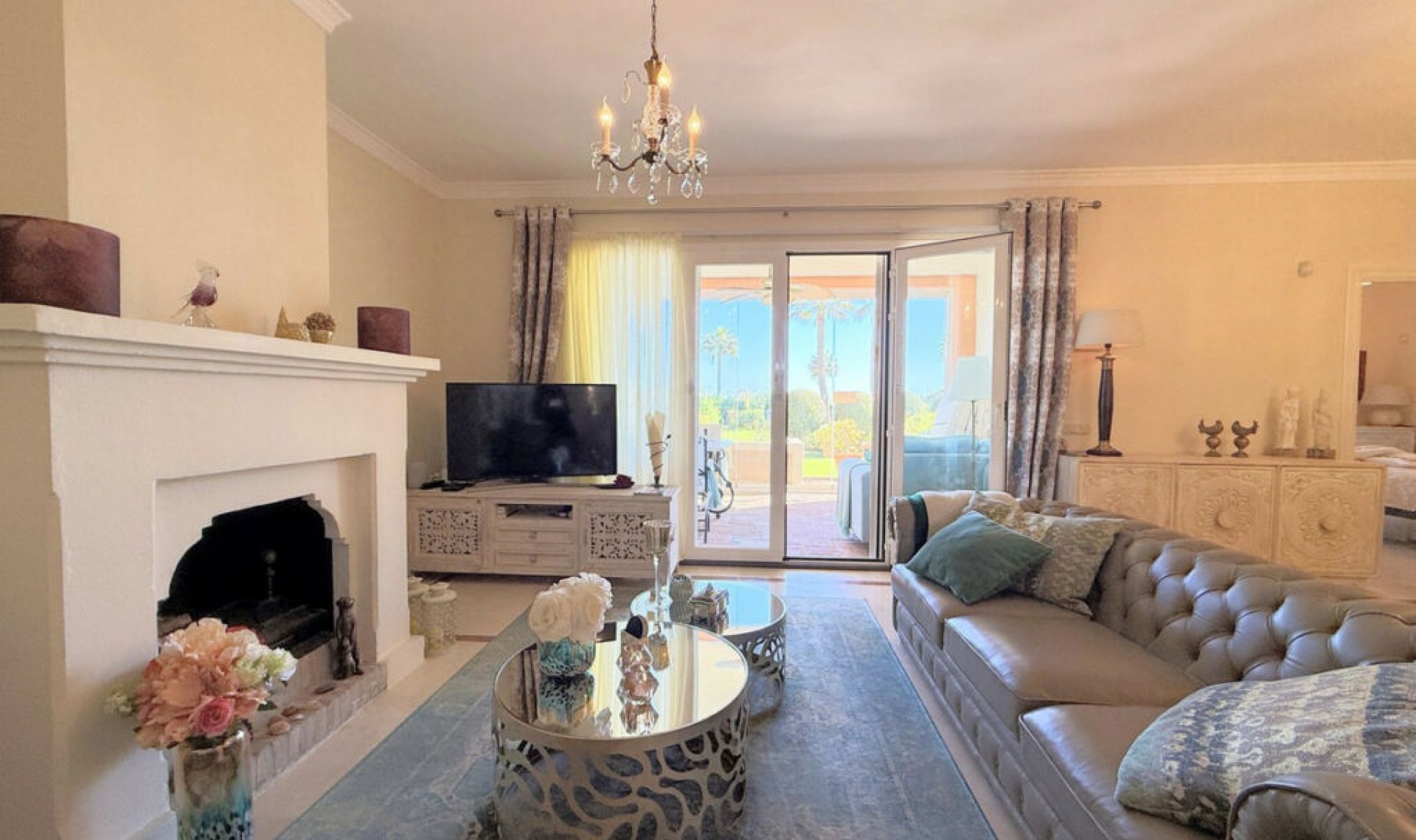 Resale - Apartment -
Casares Playa