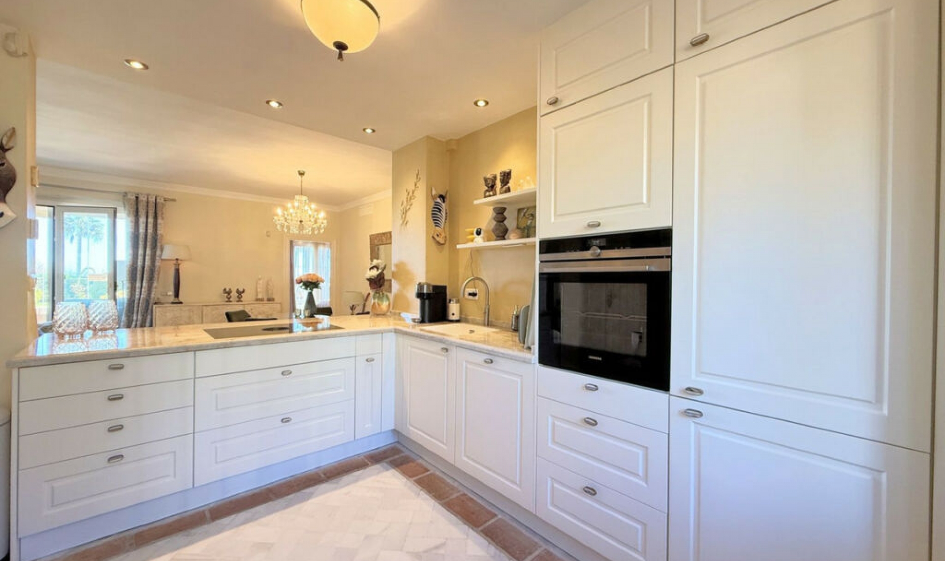 Resale - Apartment -
Casares Playa