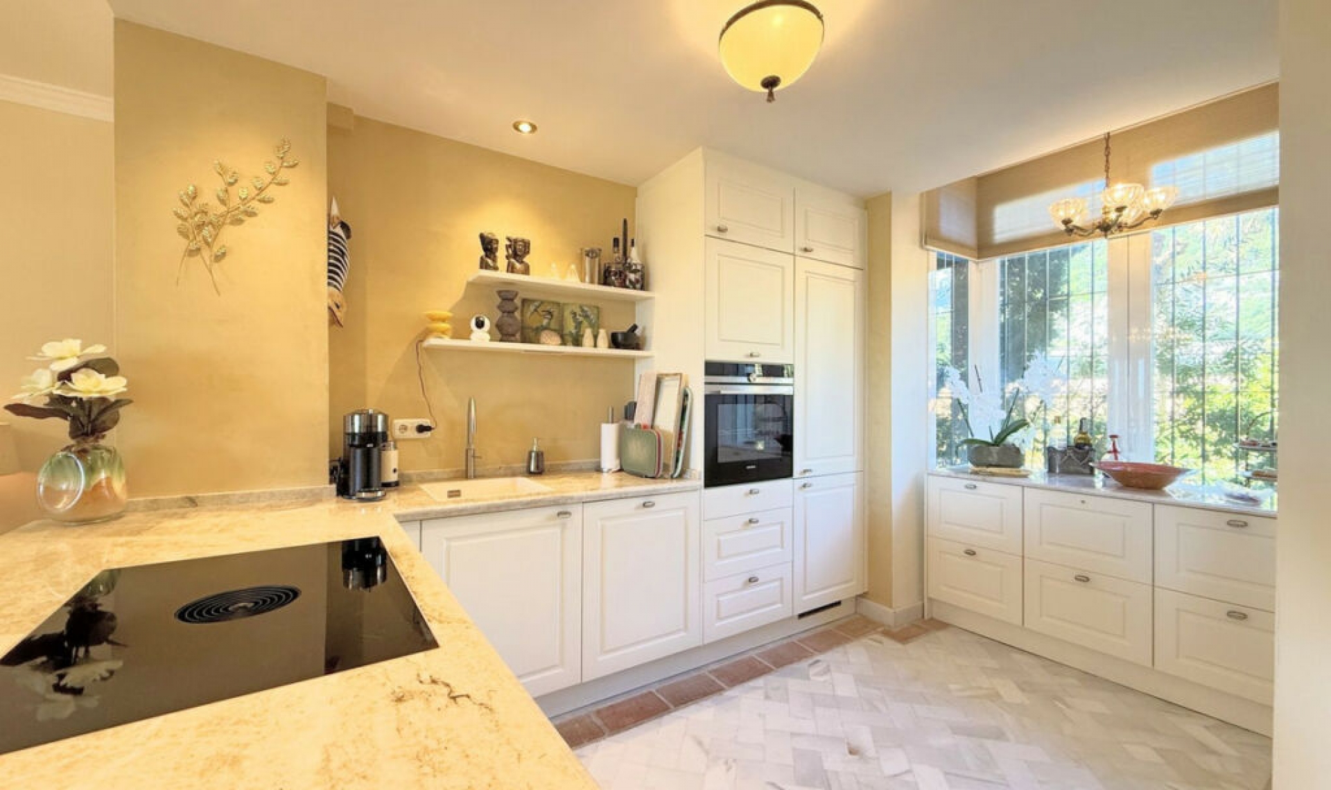 Resale - Apartment -
Casares Playa