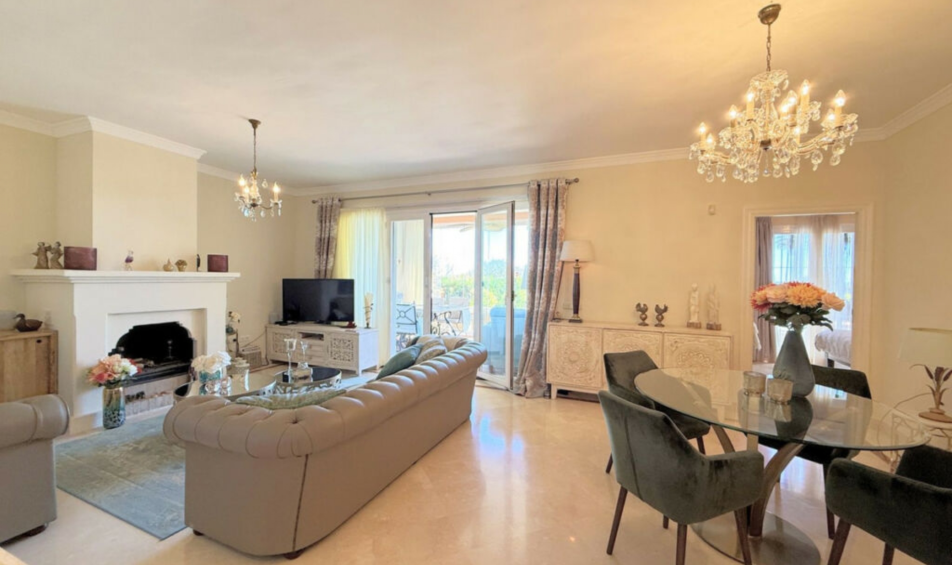 Resale - Apartment -
Casares Playa