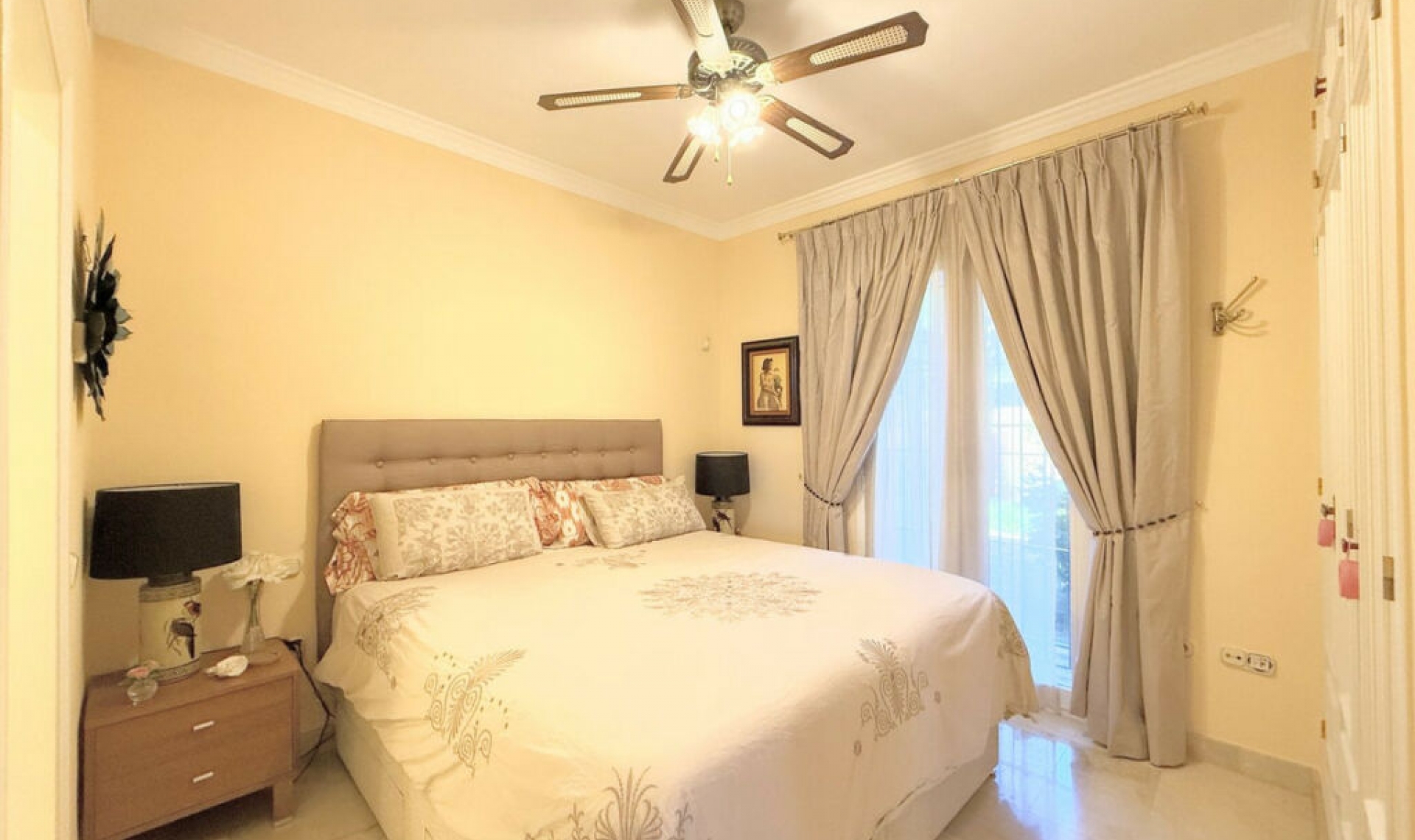 Resale - Apartment -
Casares Playa