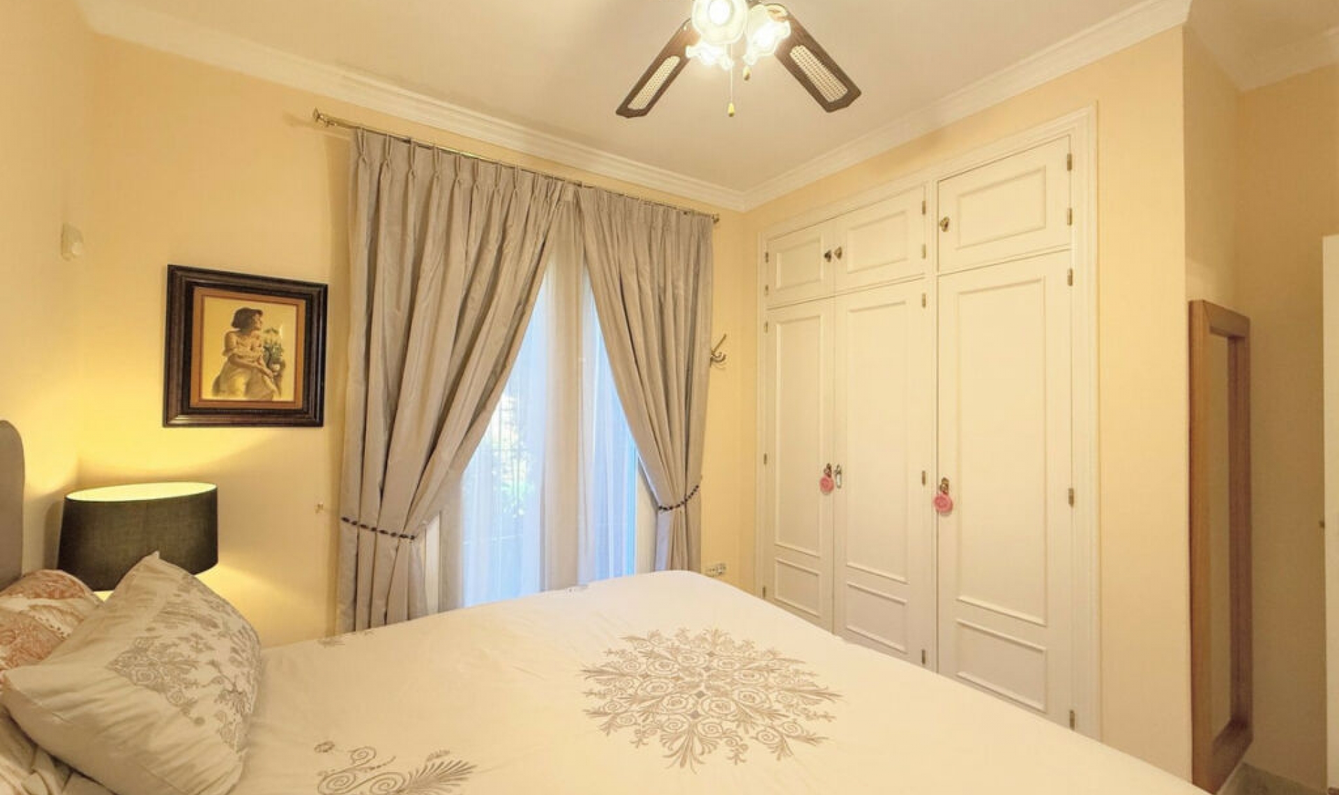 Resale - Apartment -
Casares Playa