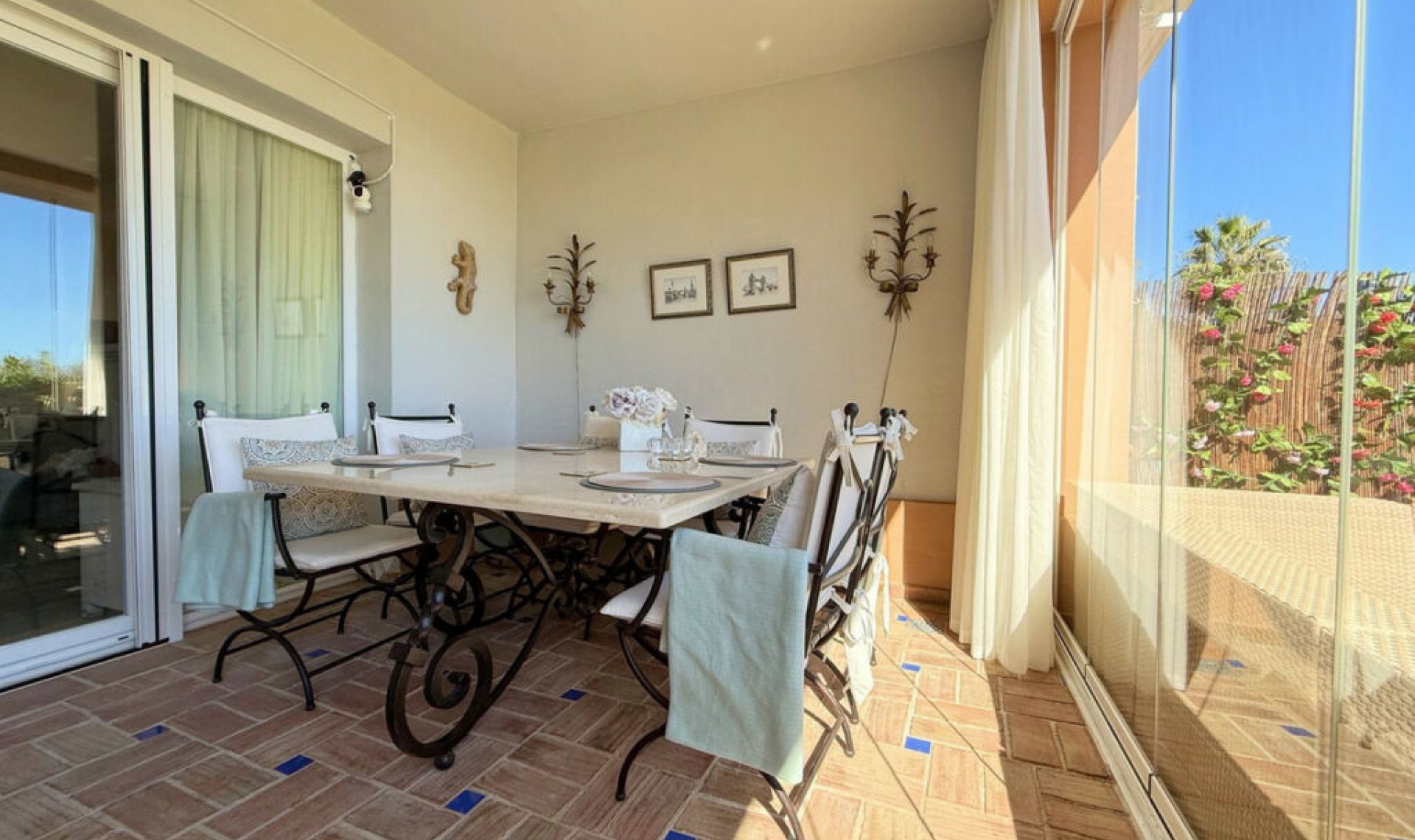 Resale - Apartment -
Casares Playa