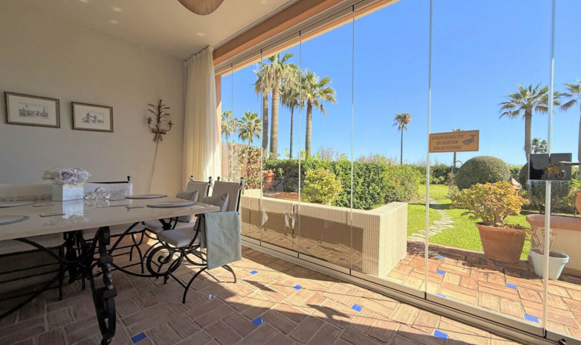 Resale - Apartment -
Casares Playa