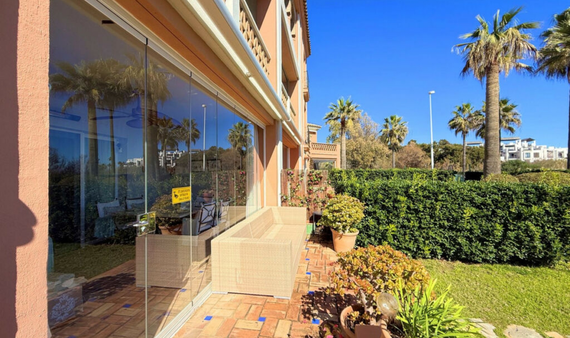 Resale - Apartment -
Casares Playa