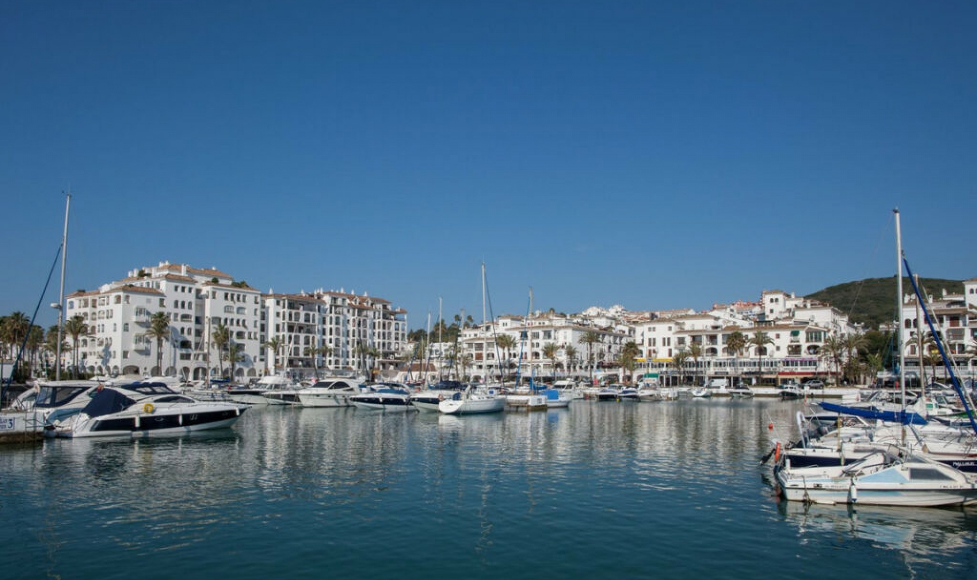 Resale - Apartment -
Casares Playa