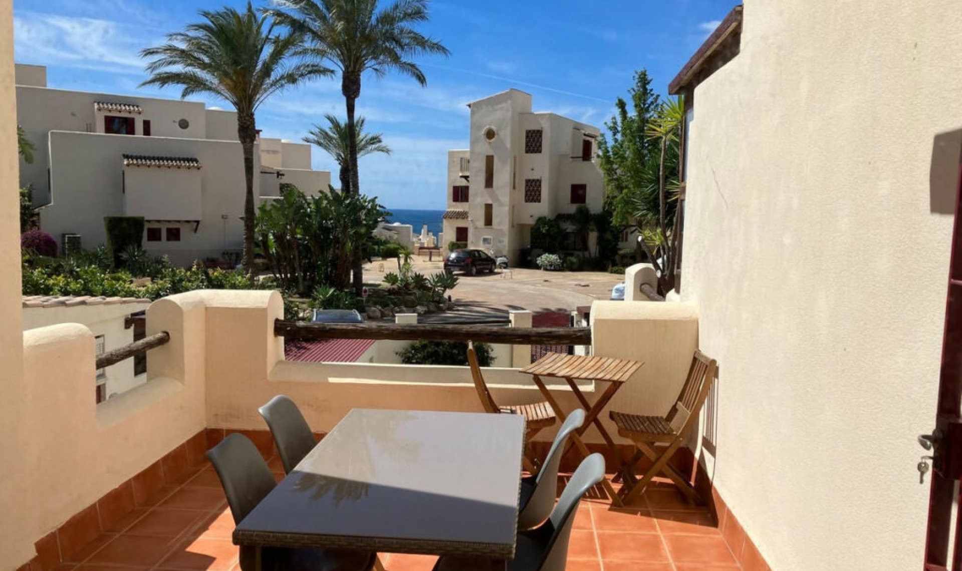 Resale - Apartment -
Casares Playa