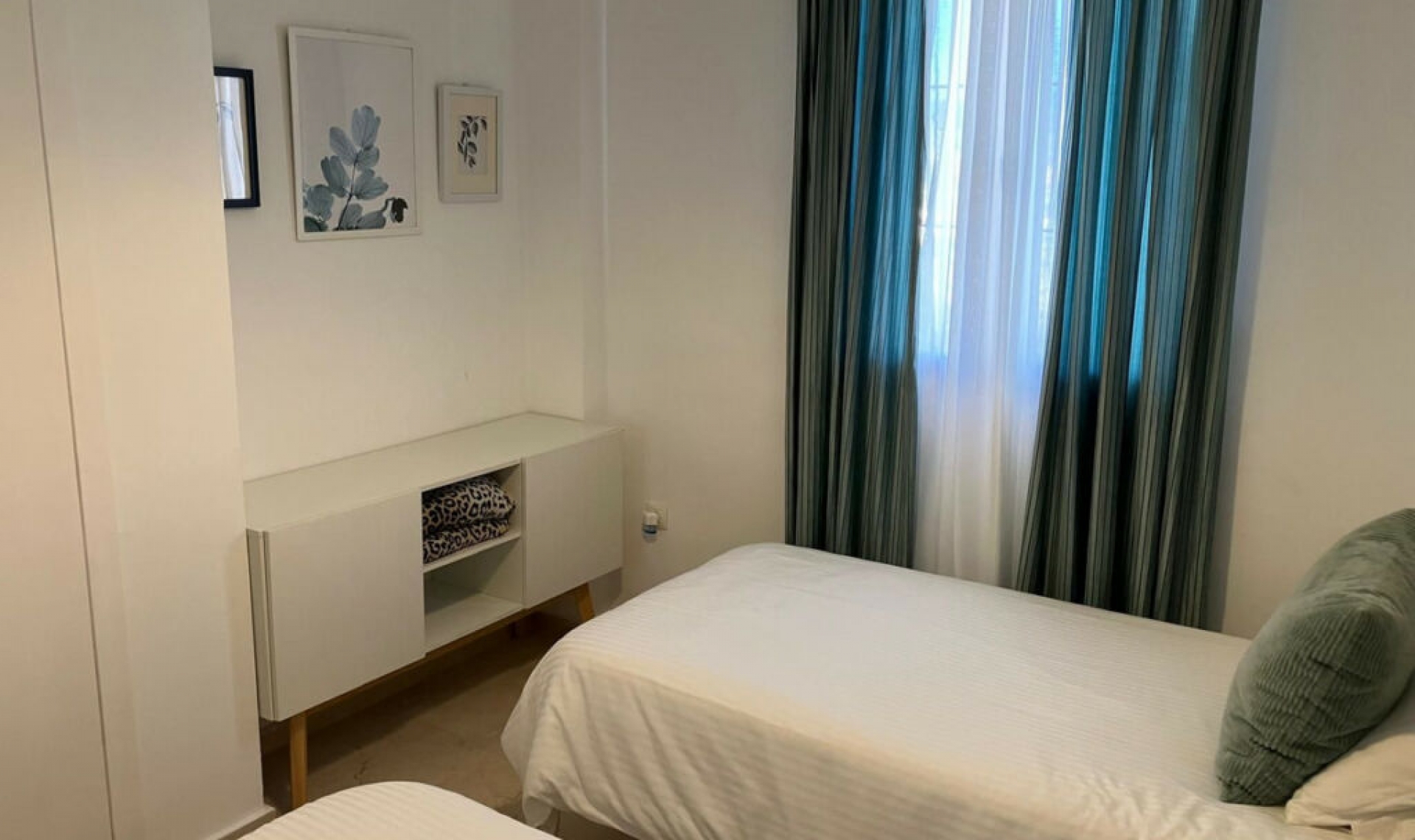 Resale - Apartment -
Casares Playa