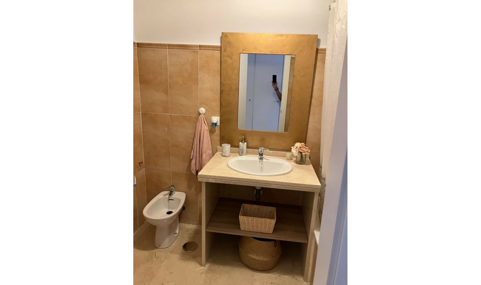 Resale - Apartment -
Casares Playa