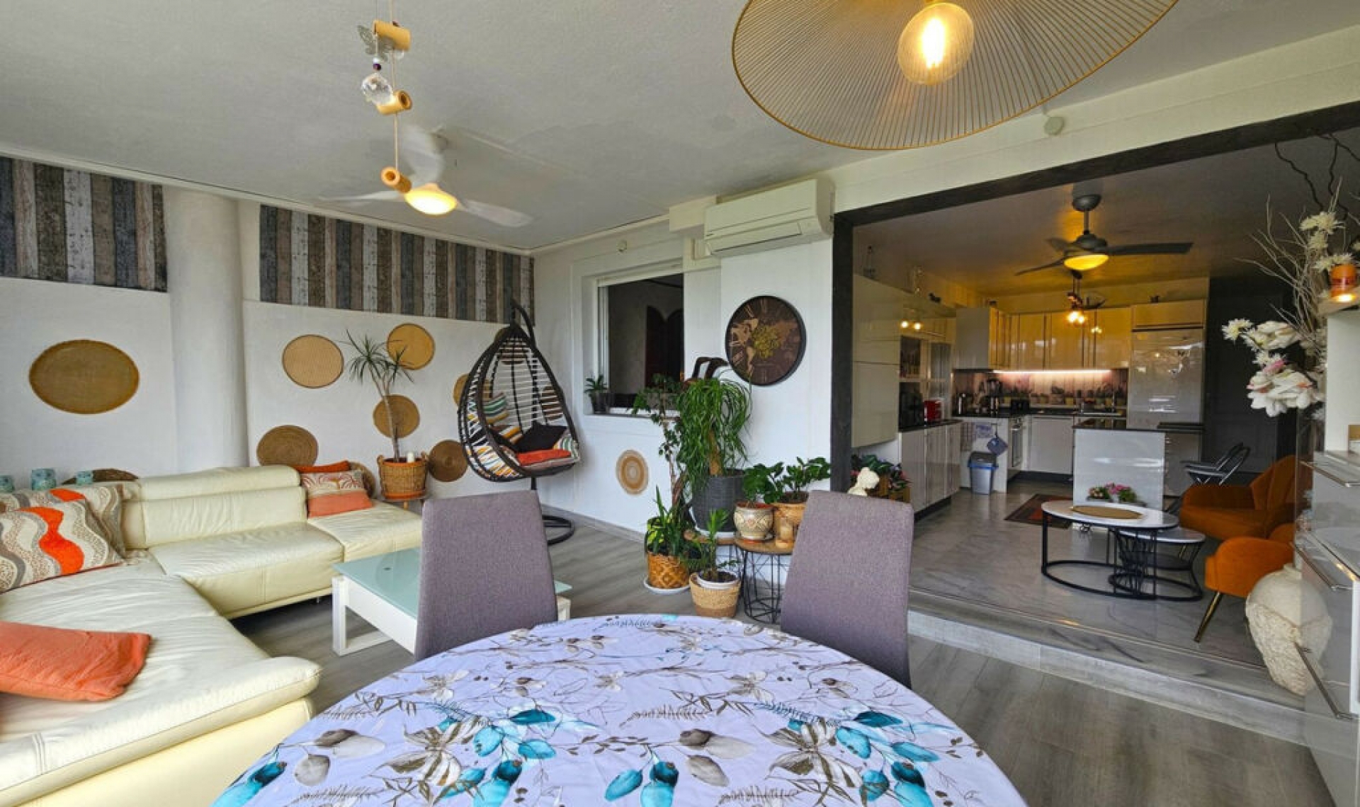 Resale - Apartment -
Casares Playa