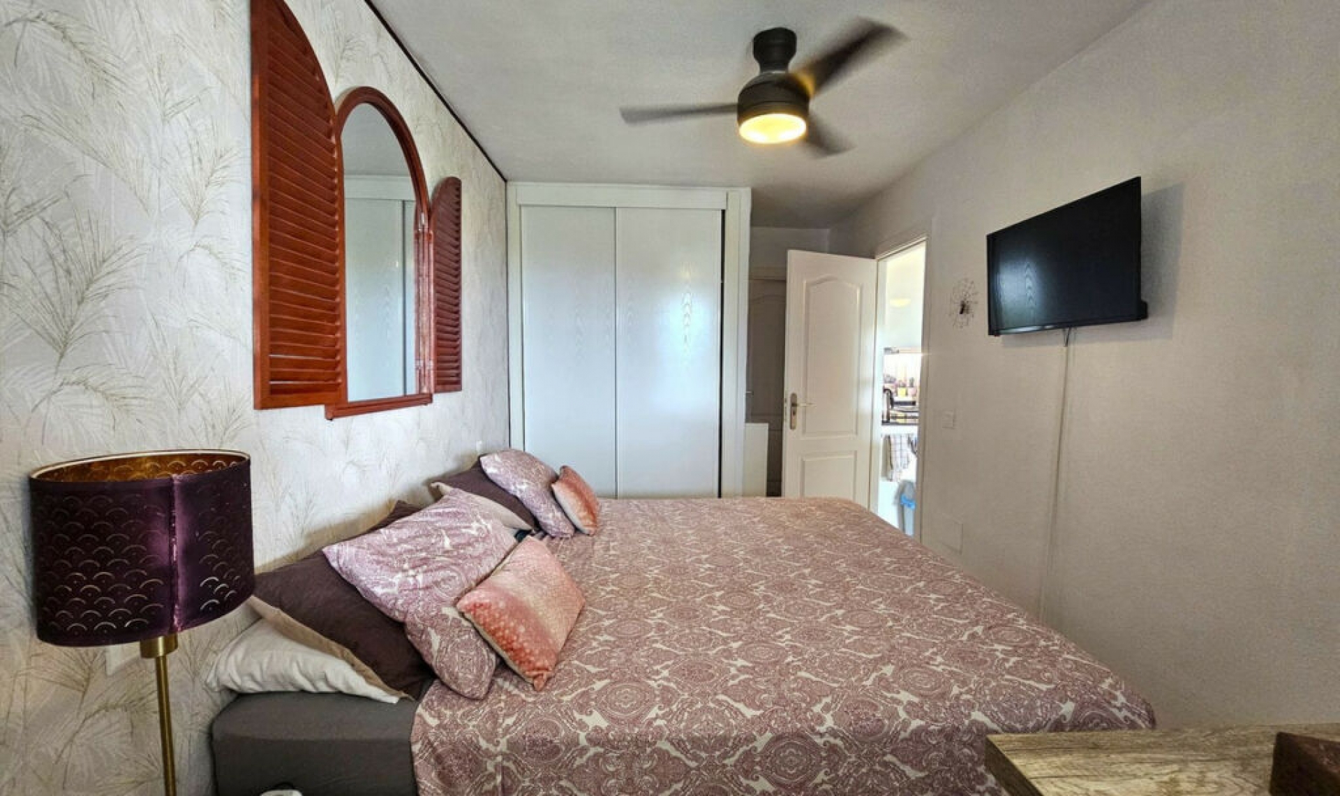 Resale - Apartment -
Casares Playa