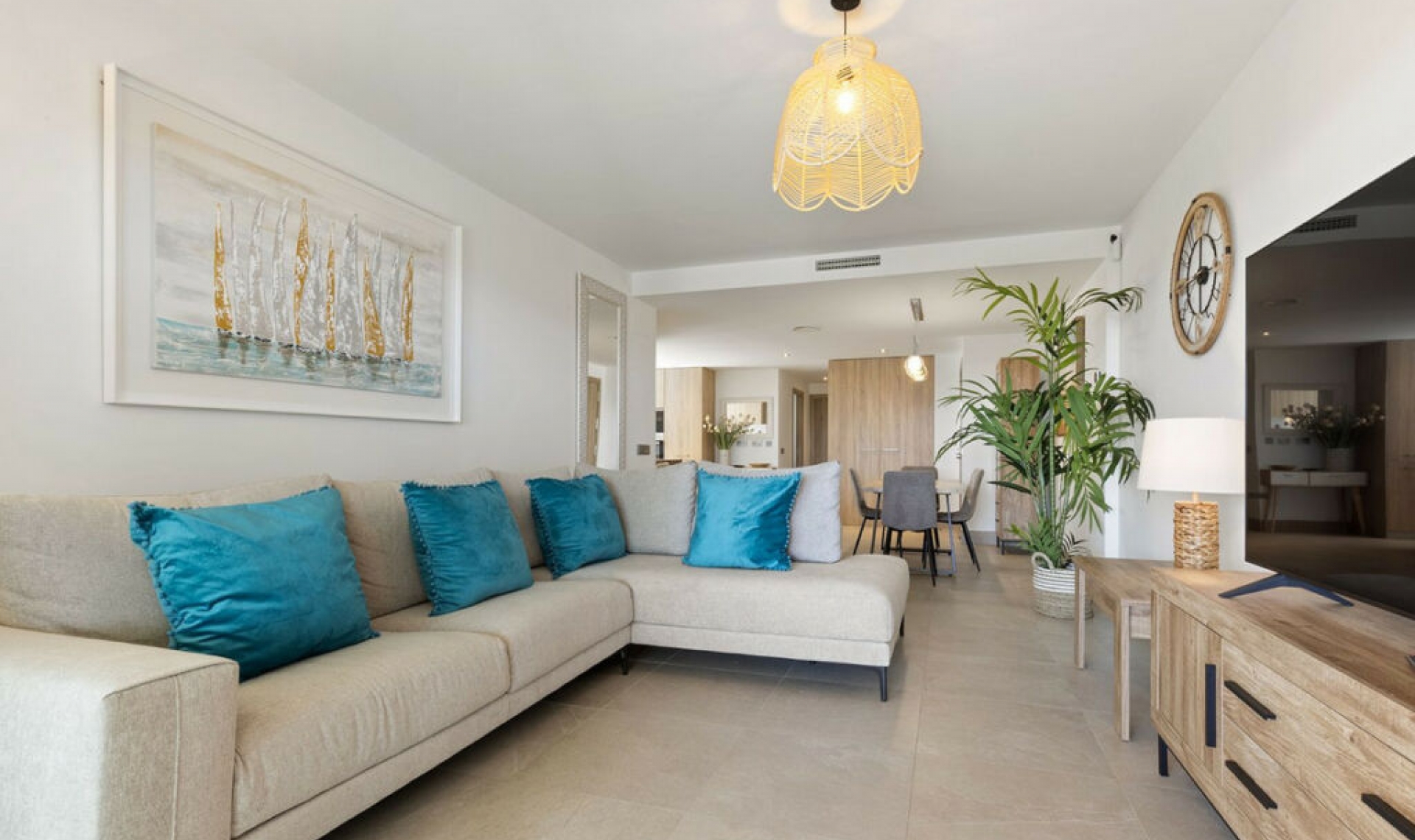 Resale - Apartment -
Casares Playa