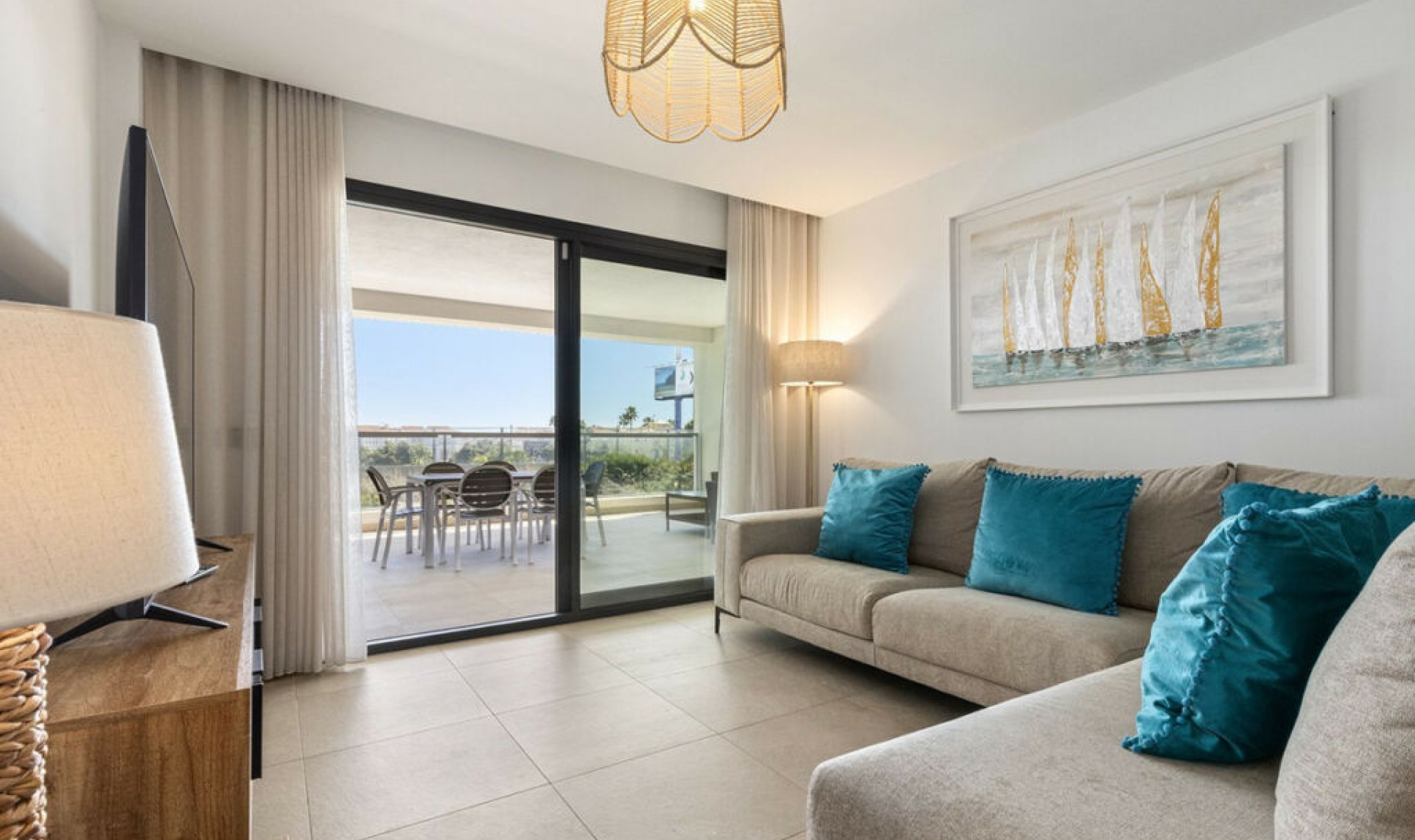 Resale - Apartment -
Casares Playa