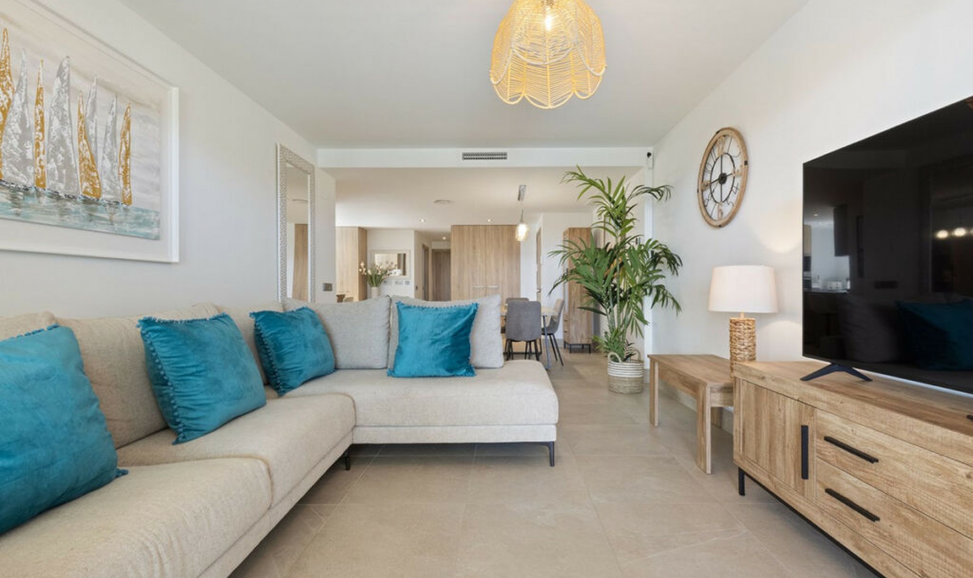 Resale - Apartment -
Casares Playa