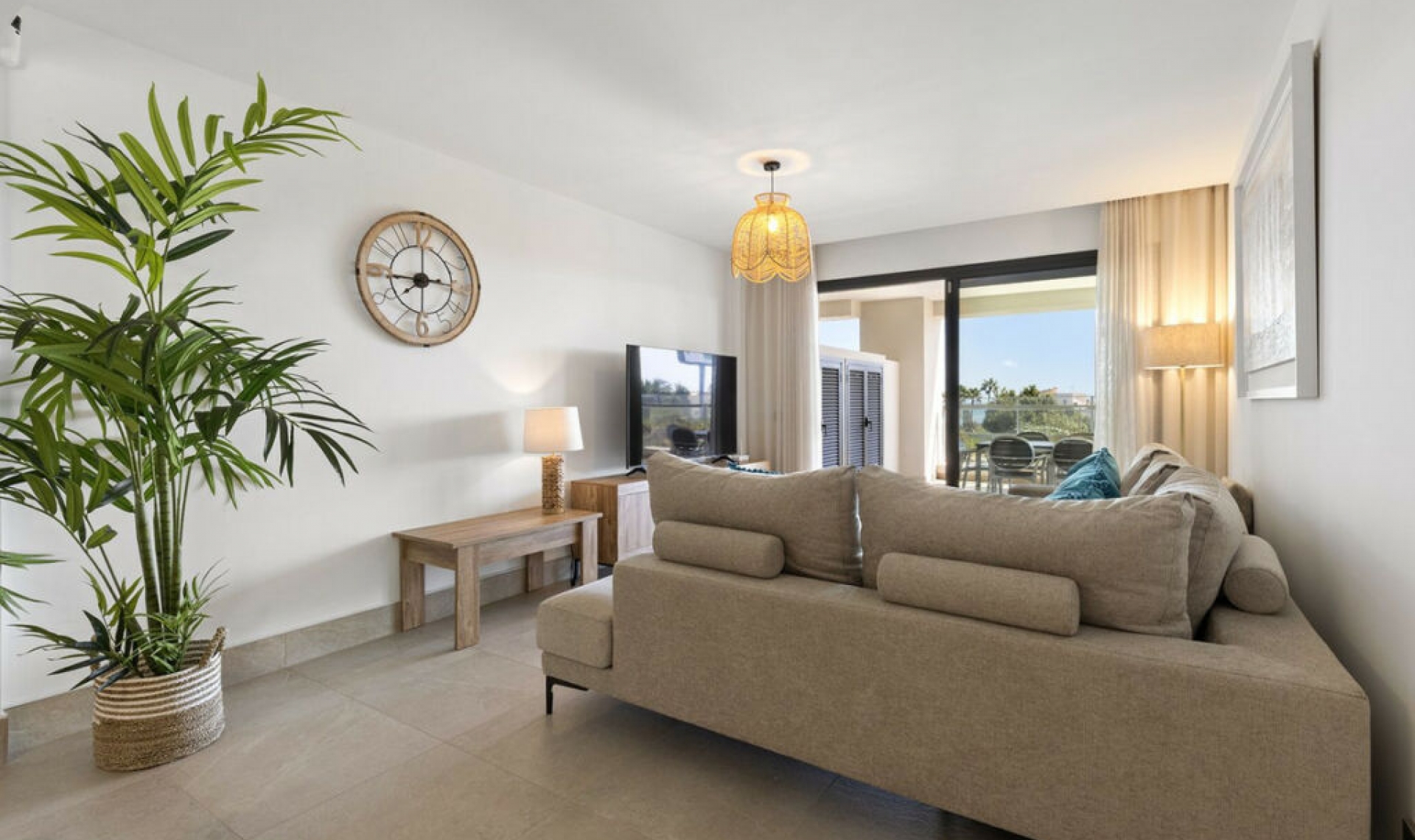 Resale - Apartment -
Casares Playa