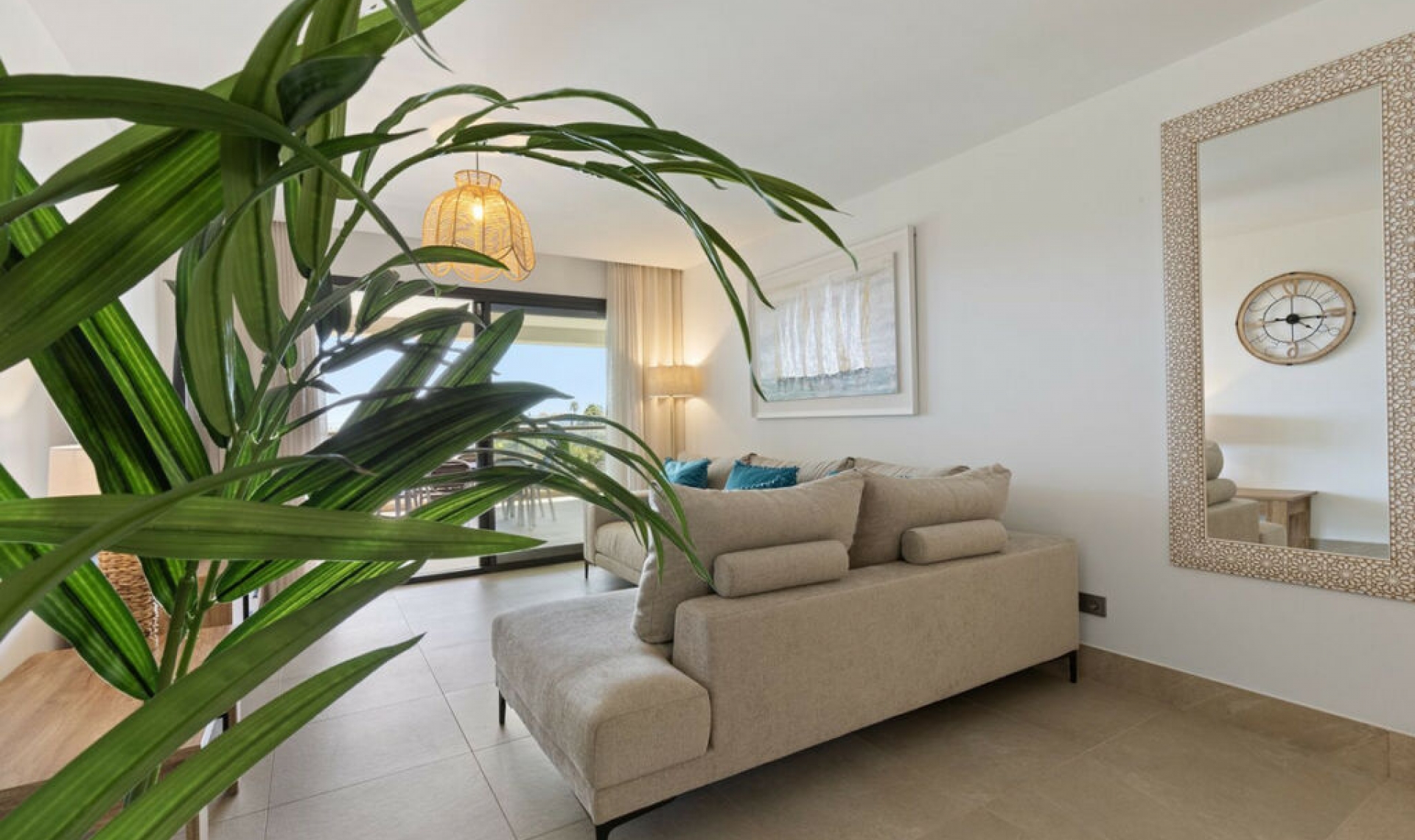 Resale - Apartment -
Casares Playa