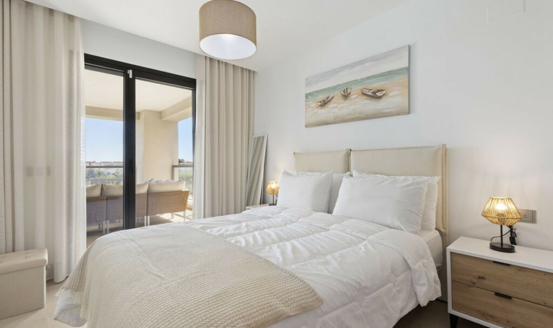 Resale - Apartment -
Casares Playa