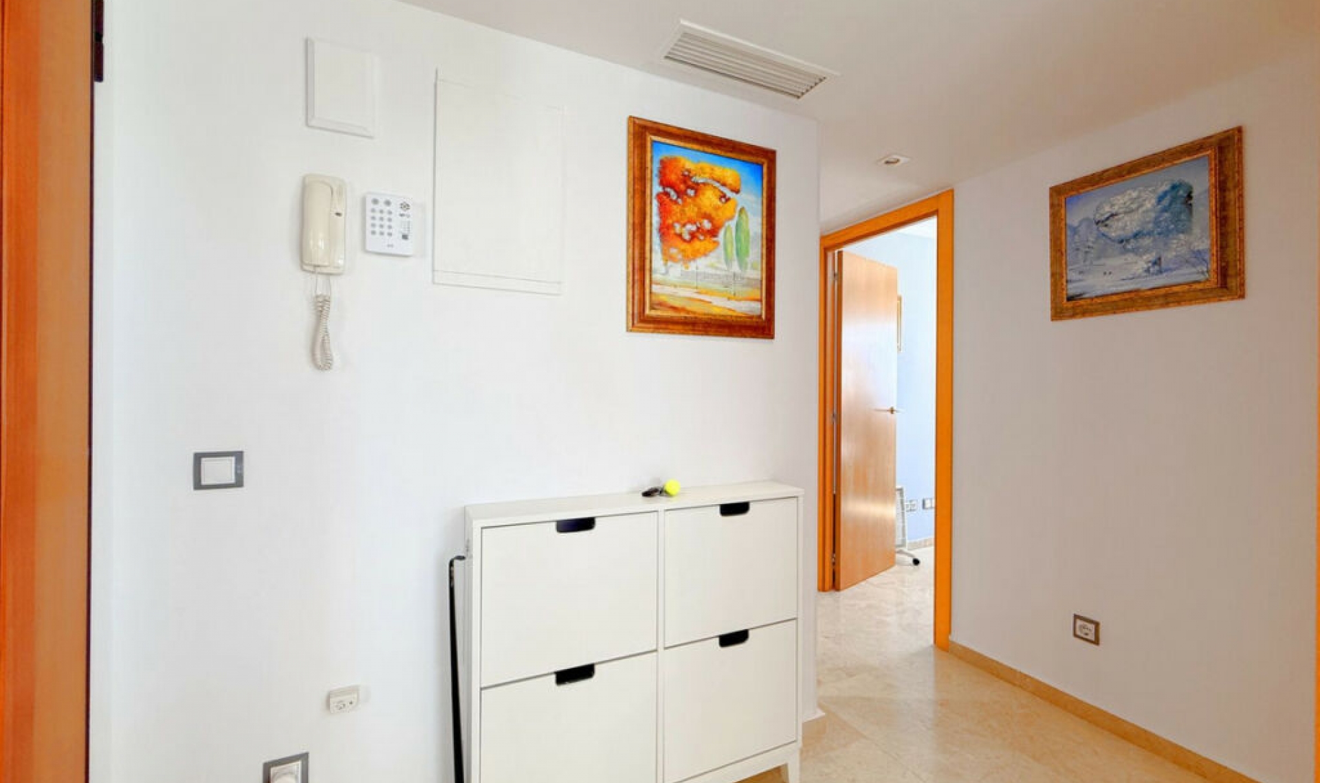 Resale - Apartment -
Casares Playa