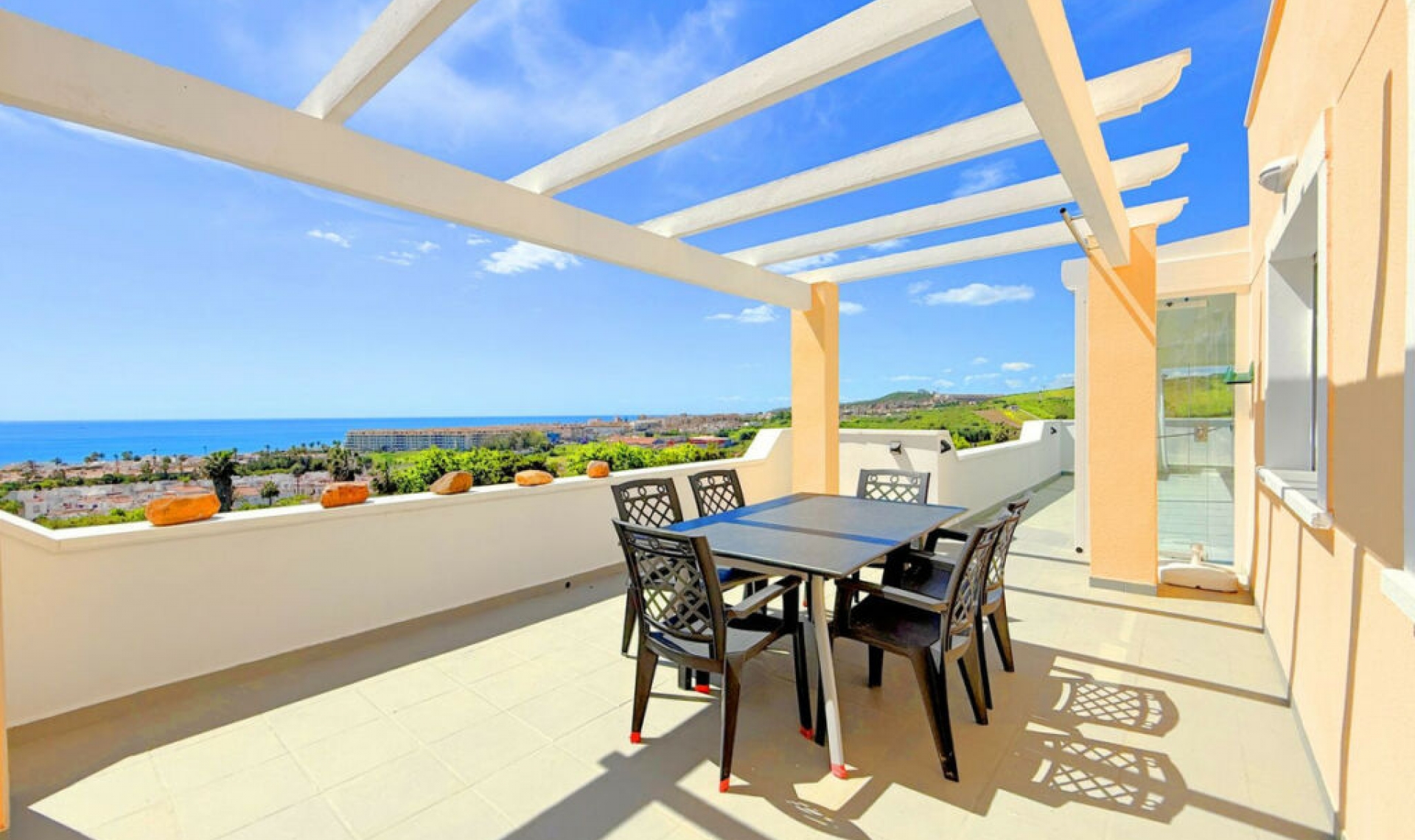 Resale - Apartment -
Casares Playa