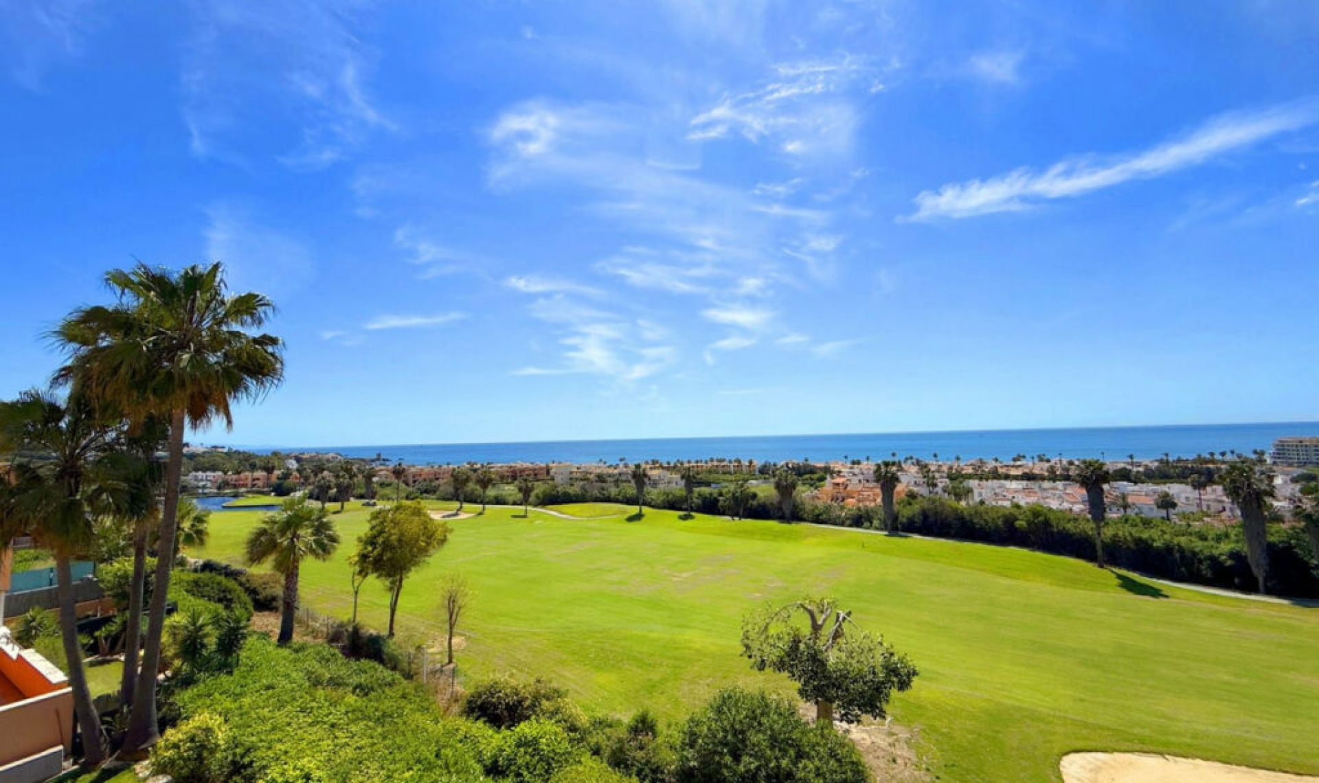 Resale - Apartment -
Casares Playa