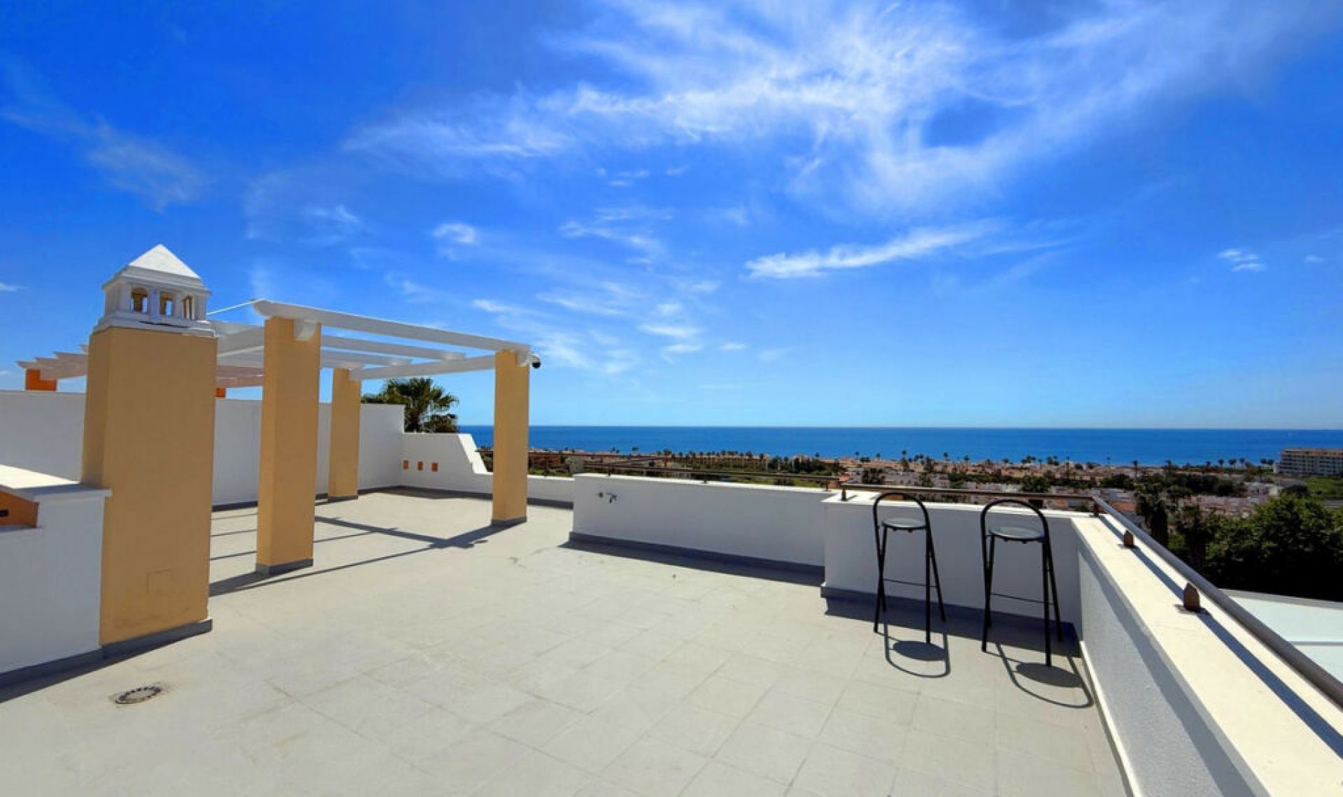 Resale - Apartment -
Casares Playa