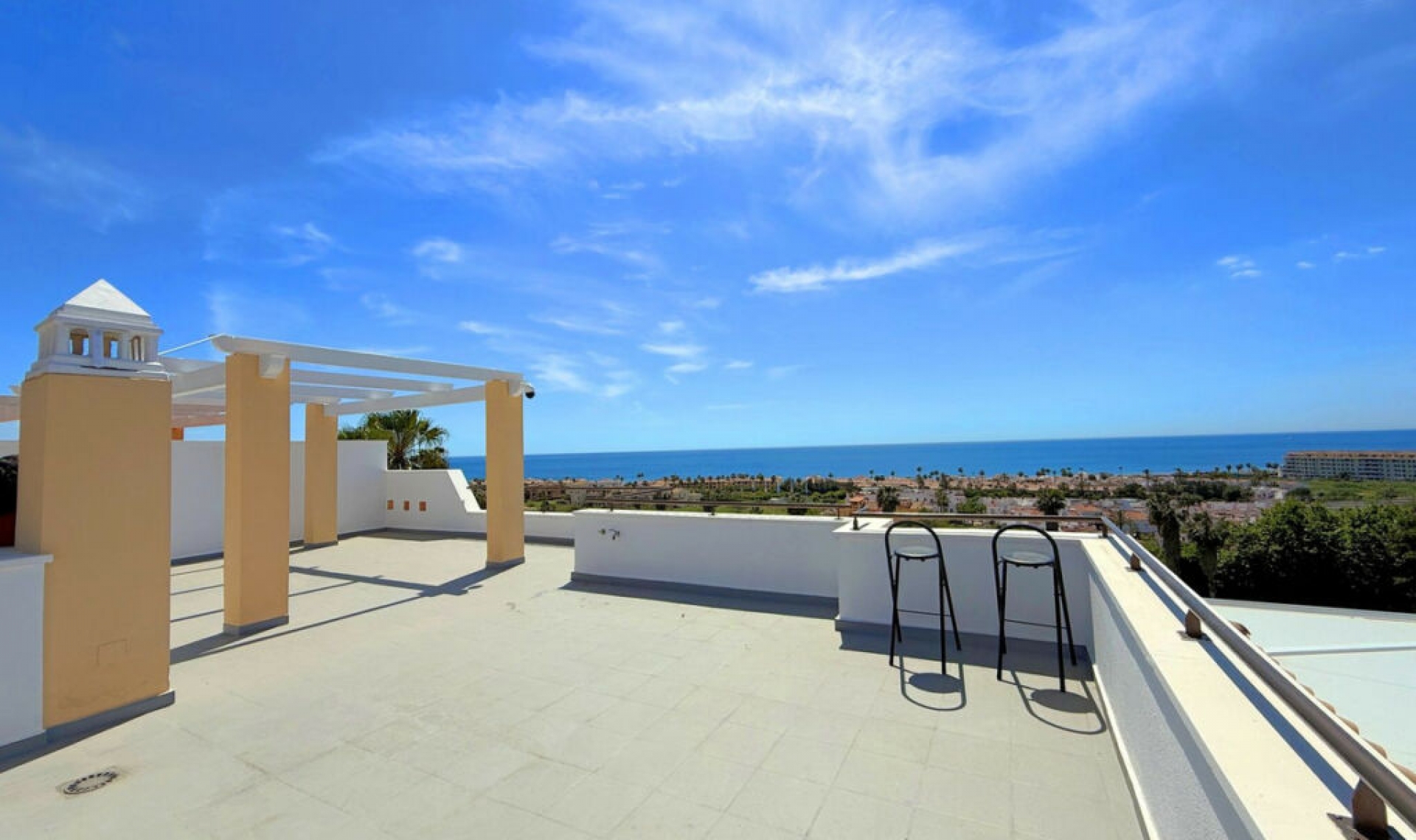 Resale - Apartment -
Casares Playa