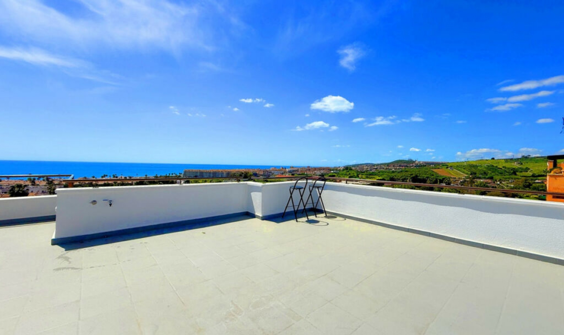 Resale - Apartment -
Casares Playa