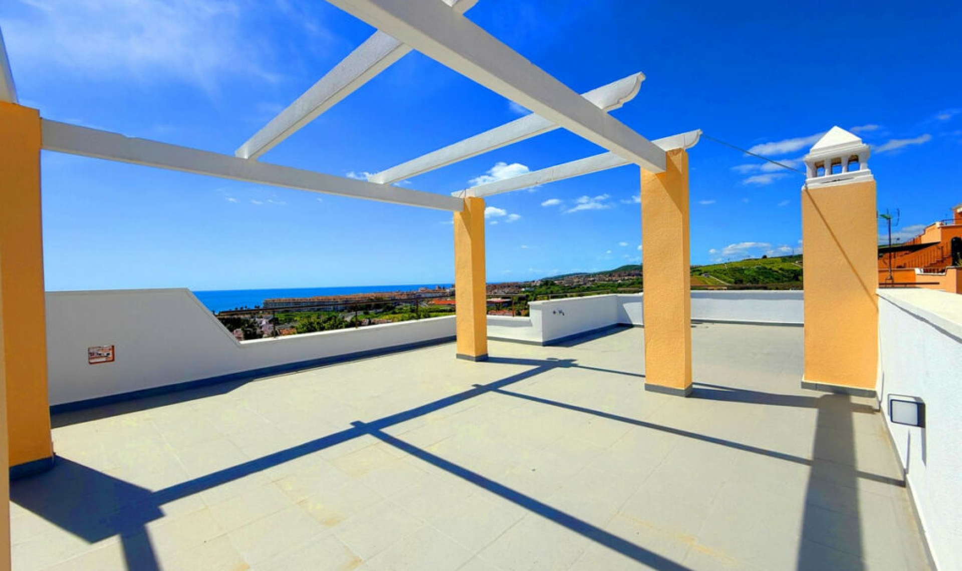 Resale - Apartment -
Casares Playa