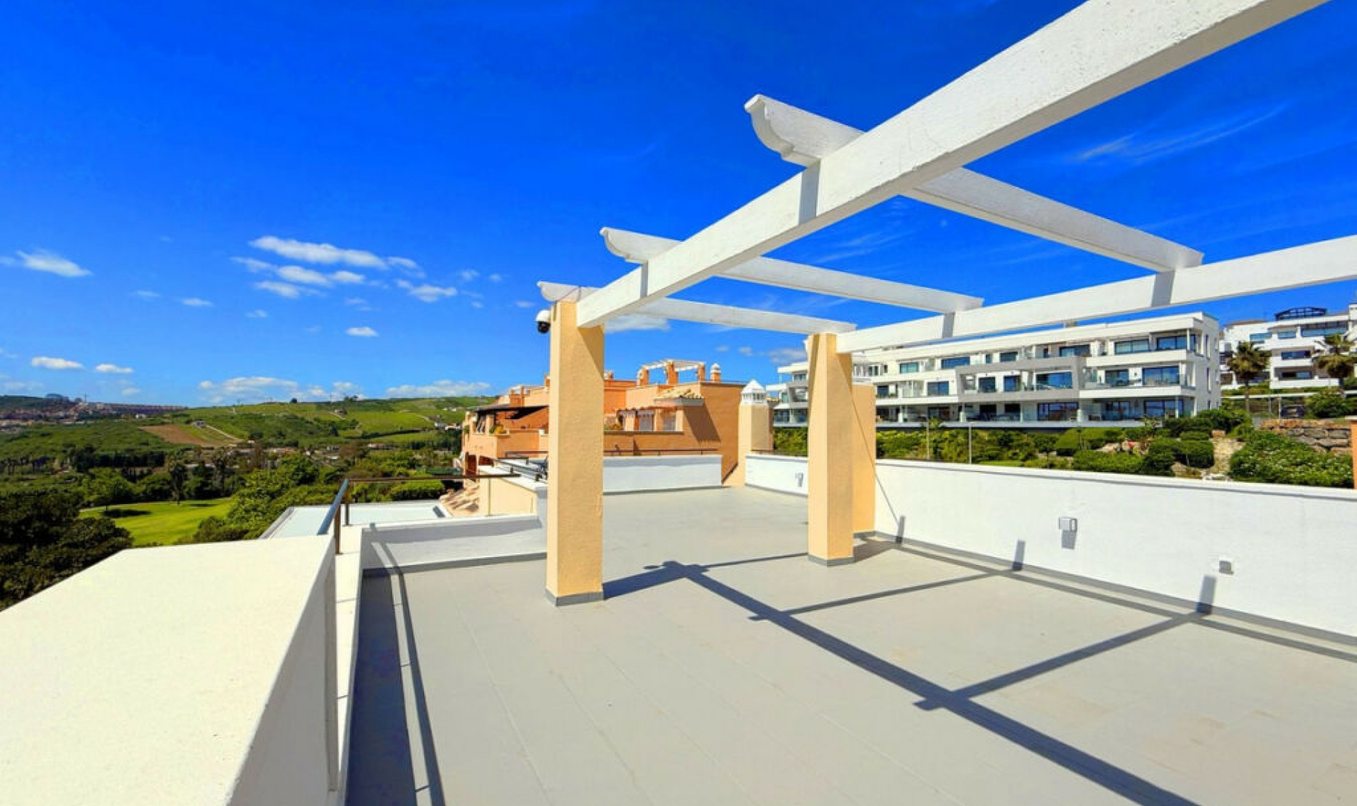 Resale - Apartment -
Casares Playa