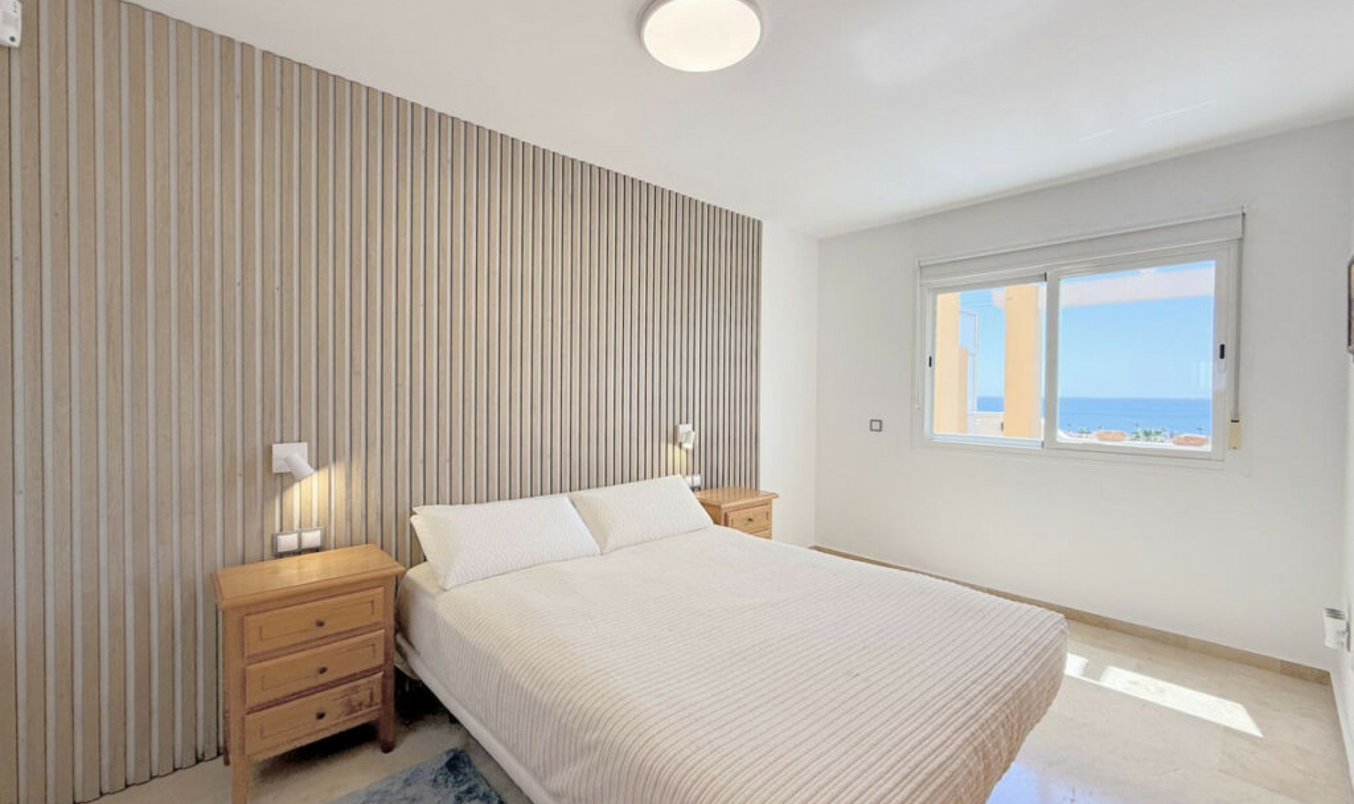 Resale - Apartment -
Casares Playa