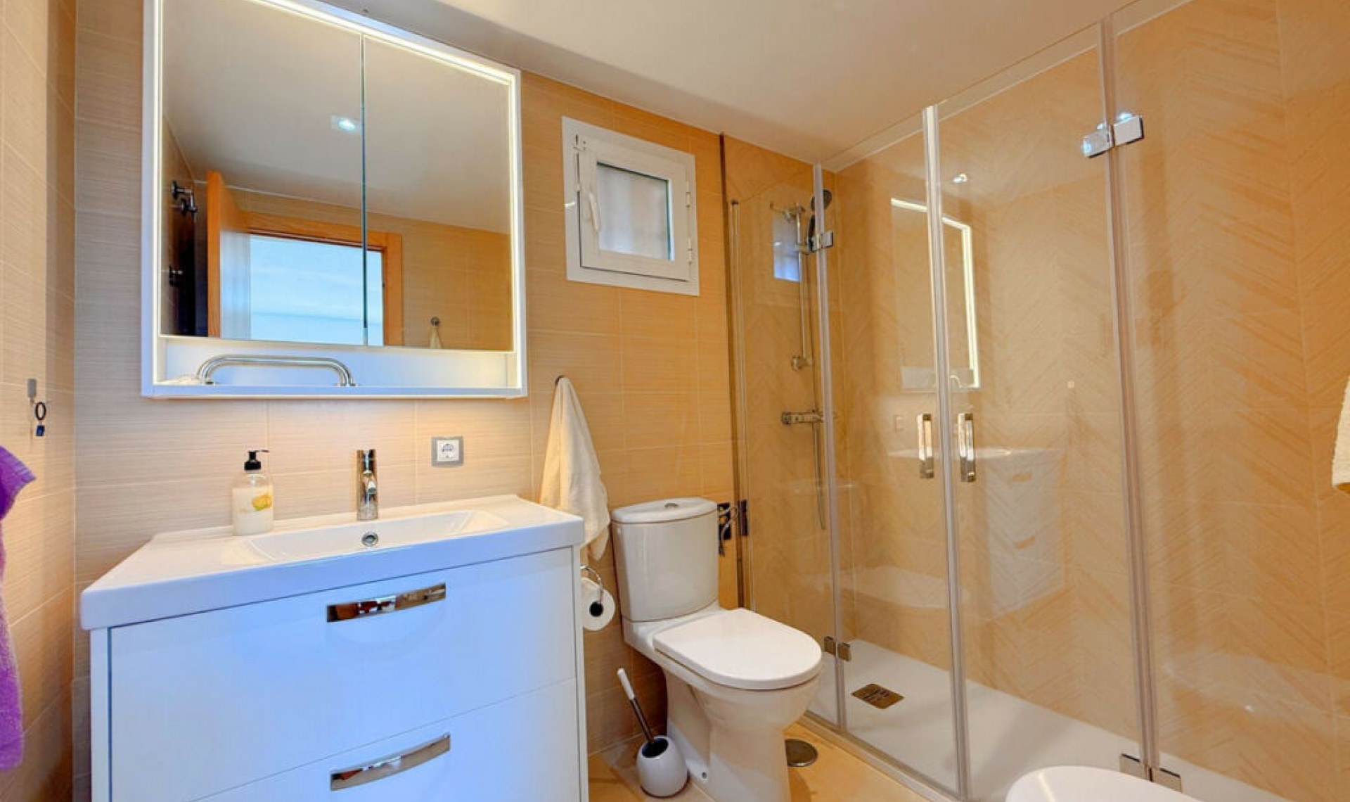 Resale - Apartment -
Casares Playa