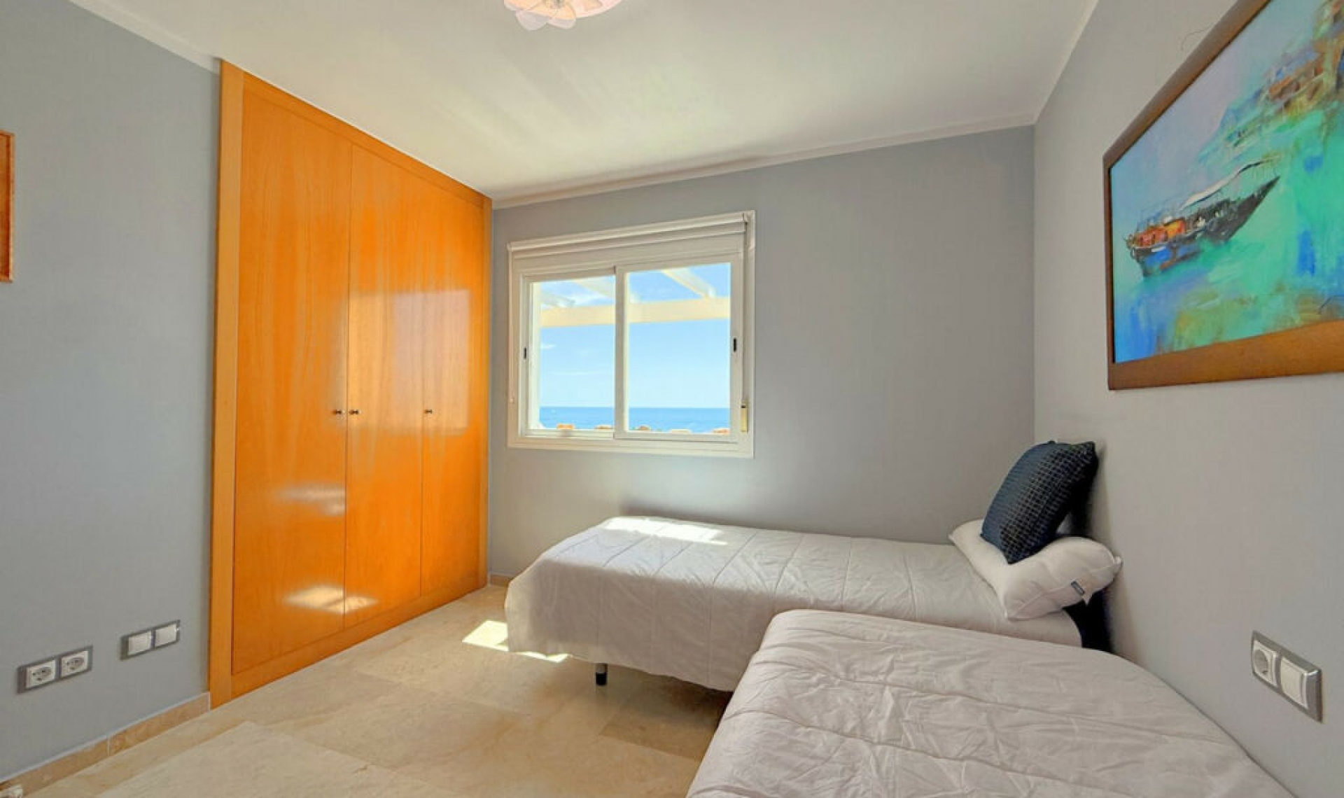 Resale - Apartment -
Casares Playa