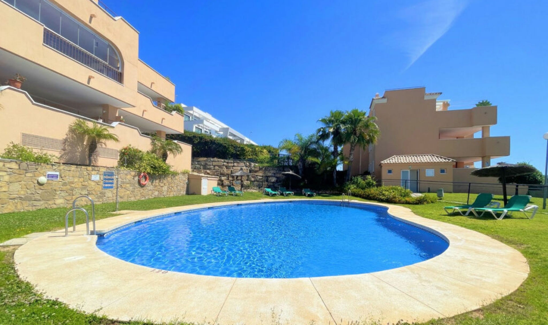 Resale - Apartment -
Casares Playa