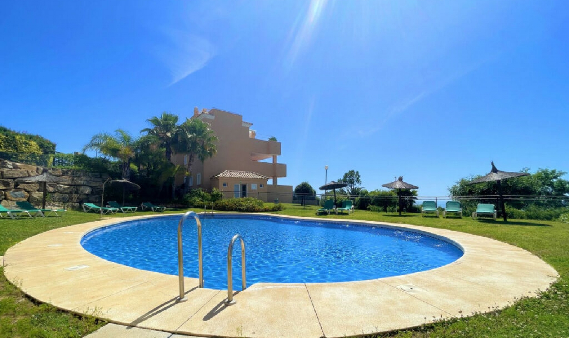 Resale - Apartment -
Casares Playa