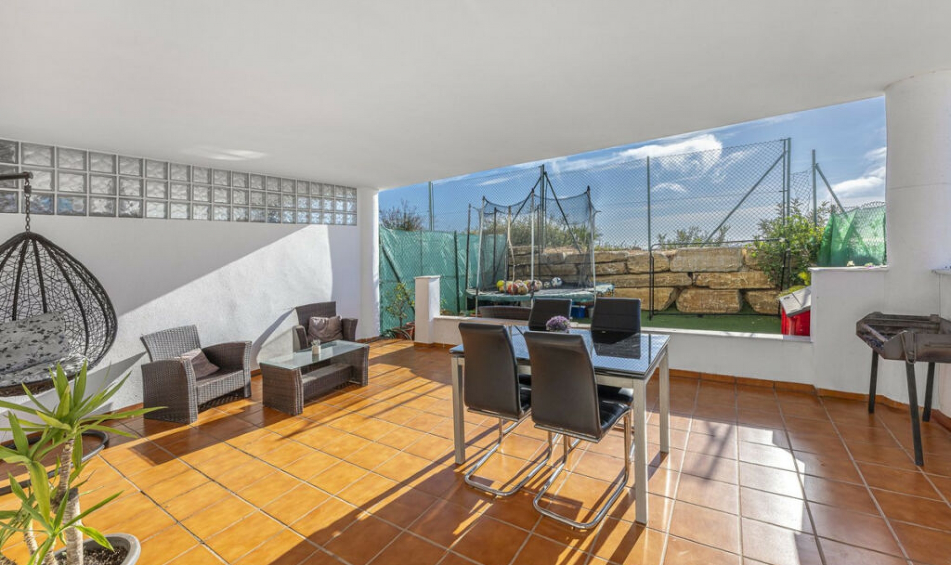 Resale - Apartment -
Casares Playa