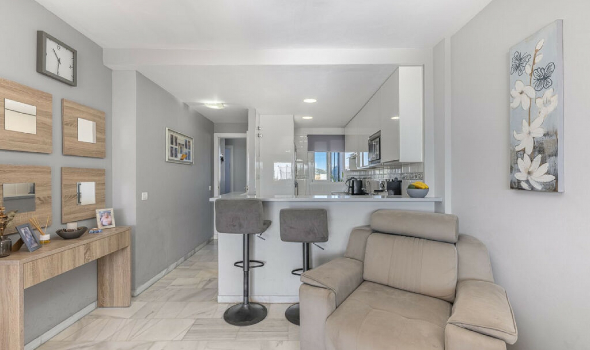 Resale - Apartment -
Casares Playa