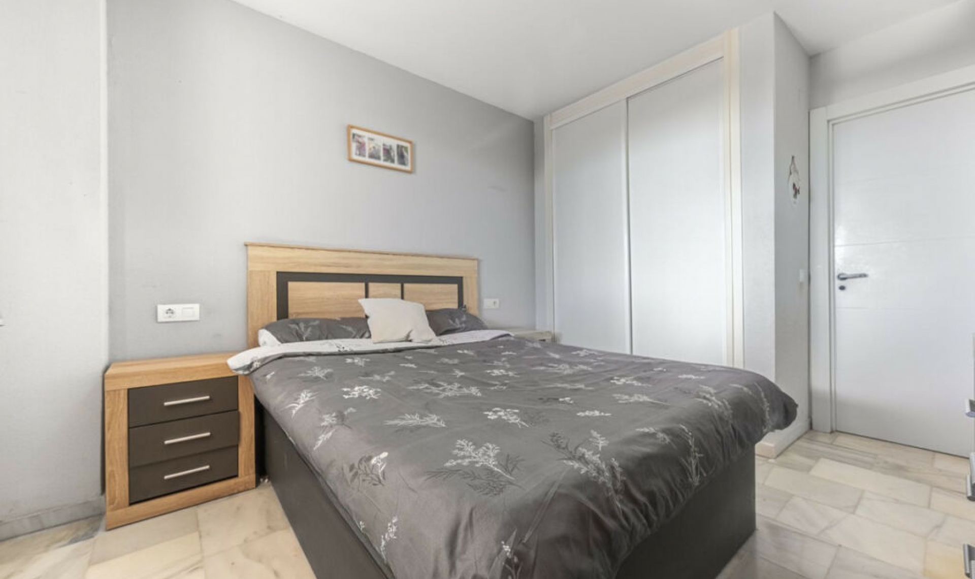 Resale - Apartment -
Casares Playa