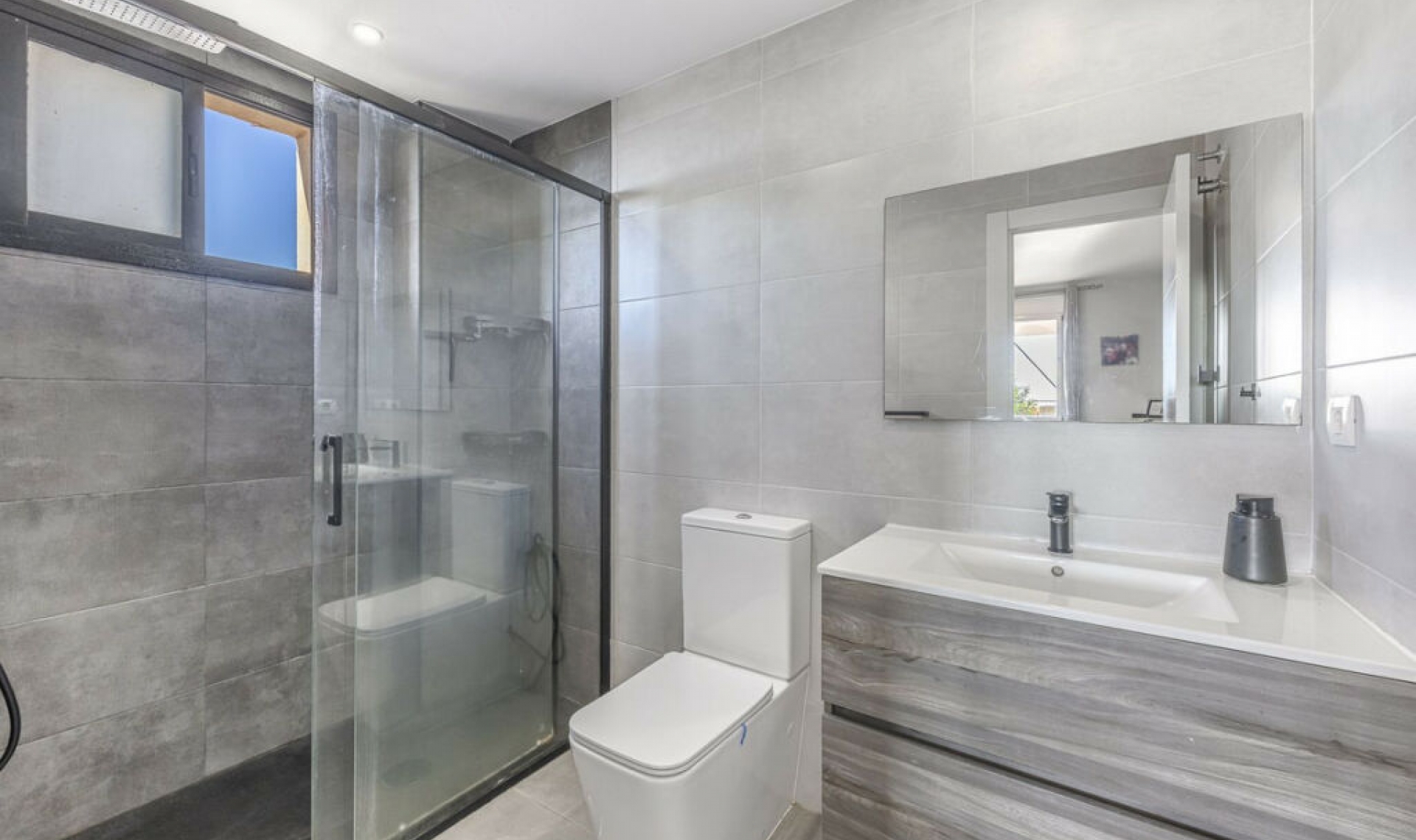 Resale - Apartment -
Casares Playa