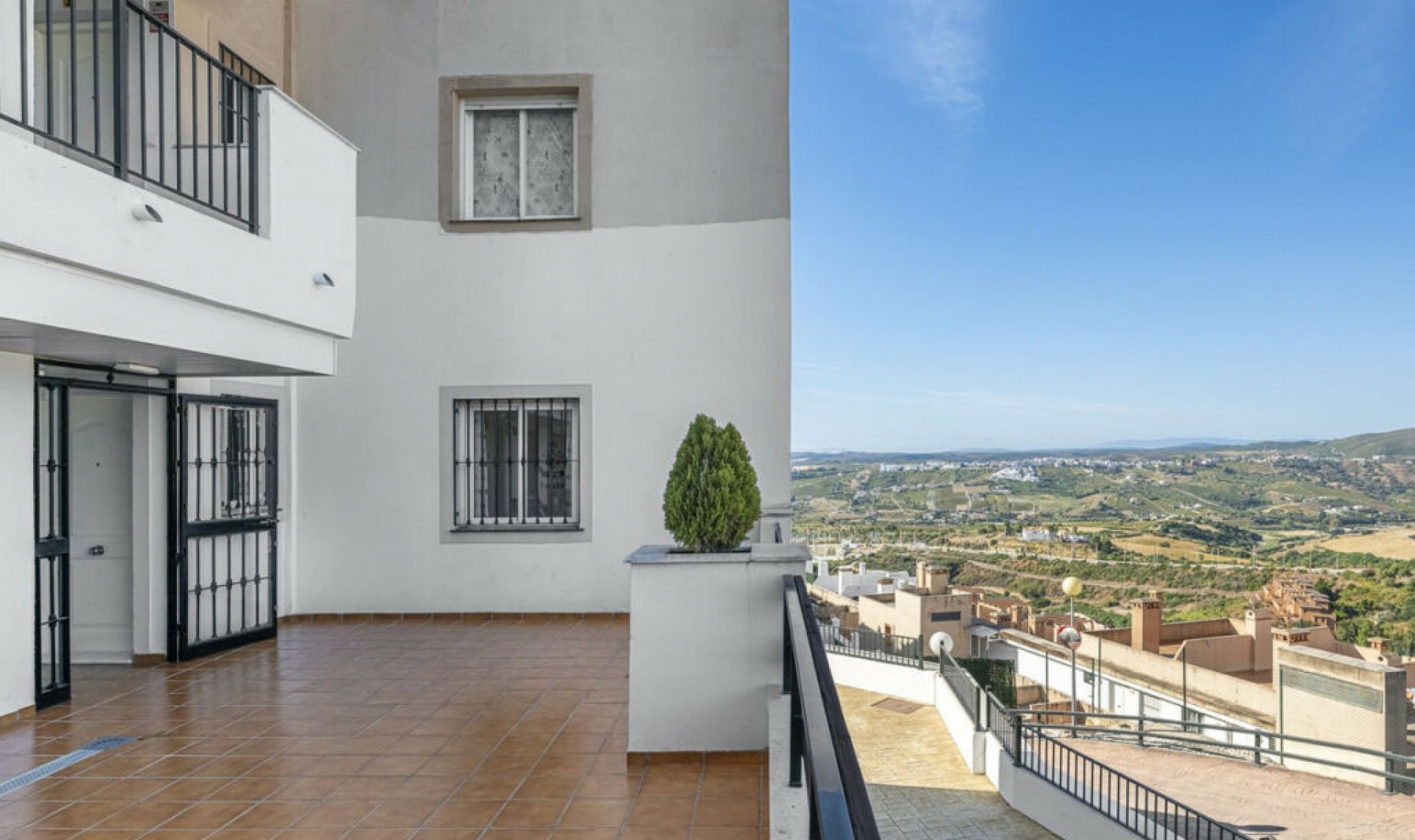 Resale - Apartment -
Casares Playa