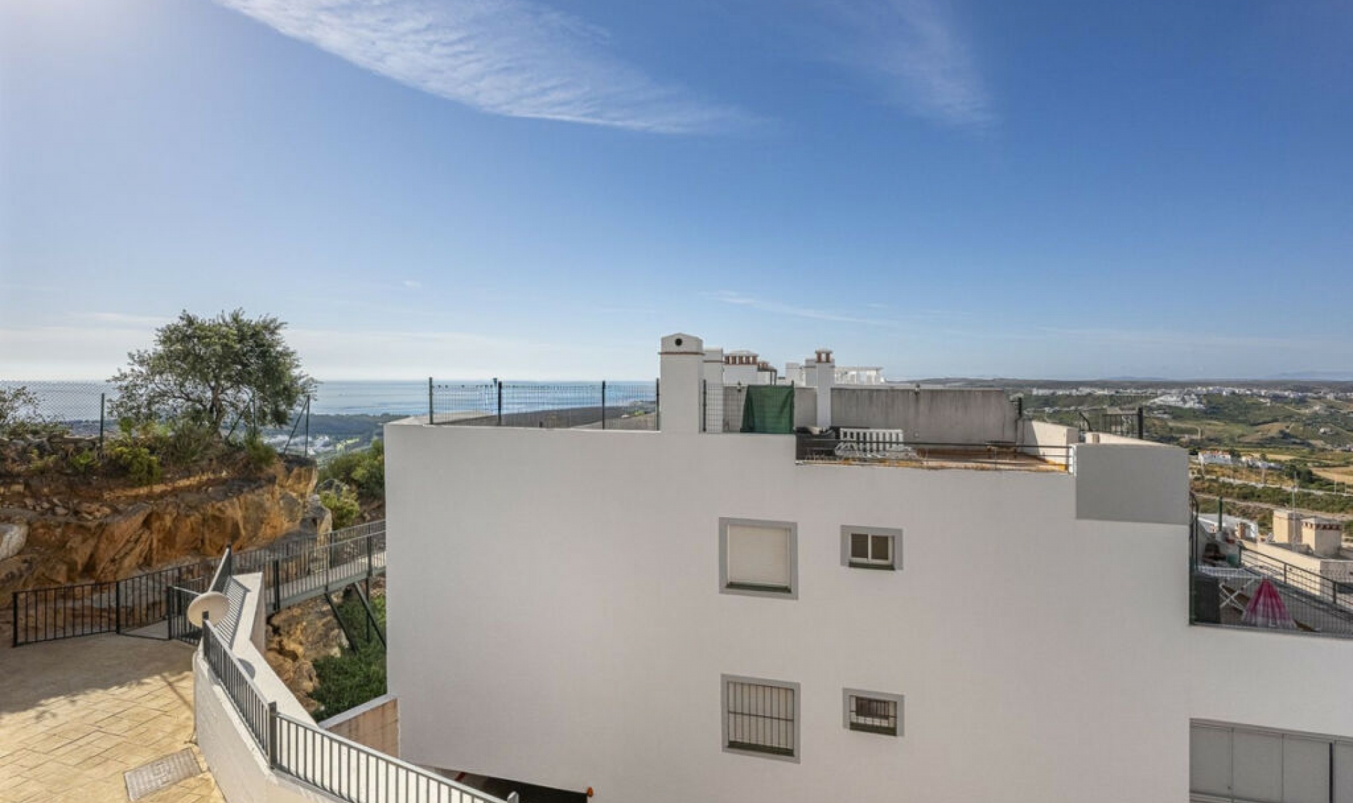 Resale - Apartment -
Casares Playa
