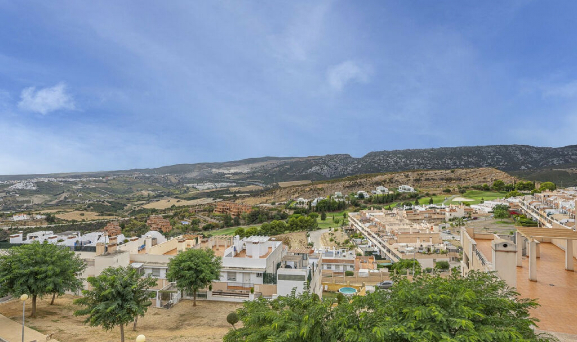Resale - Apartment -
Casares Playa