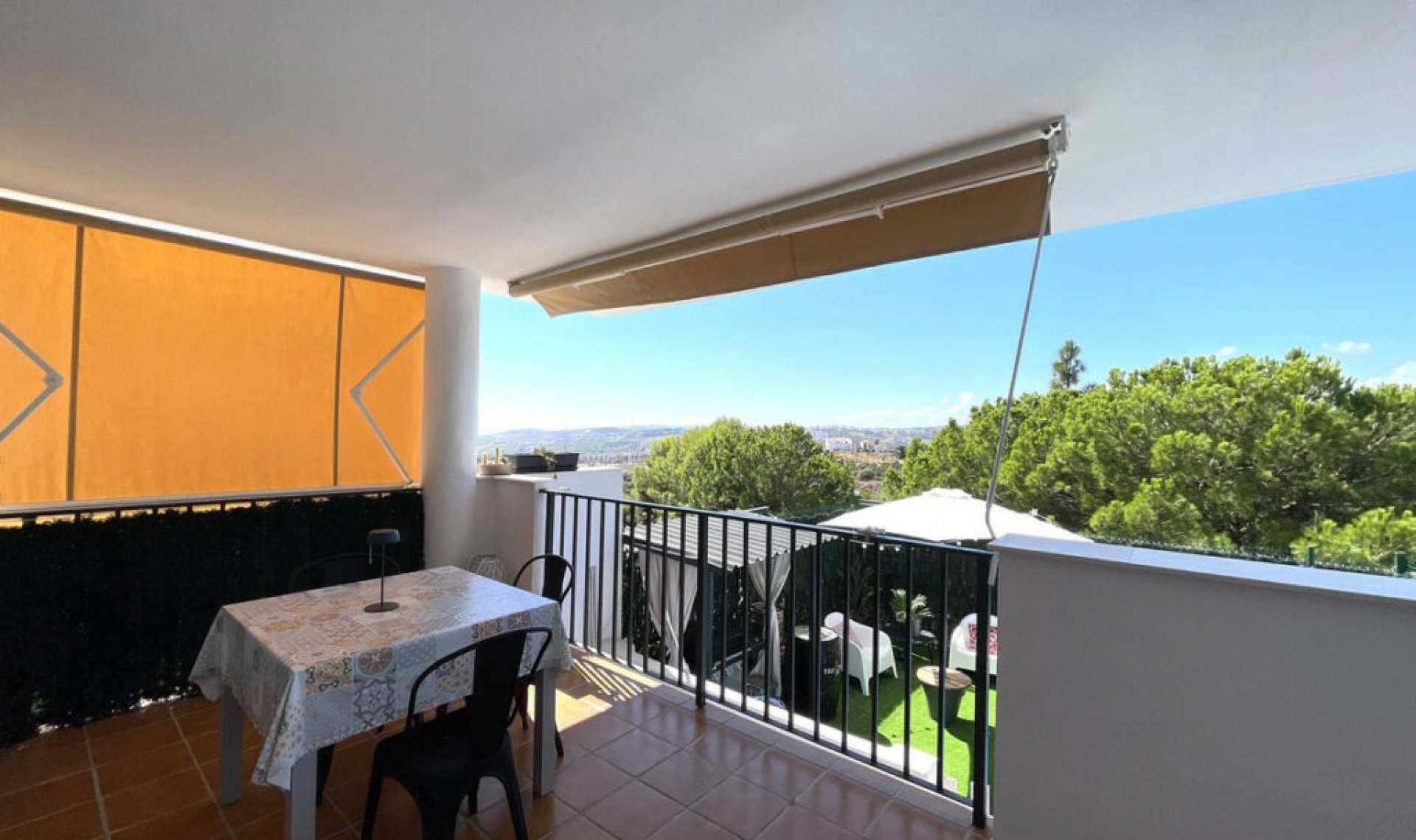 Resale - Apartment -
Casares Playa