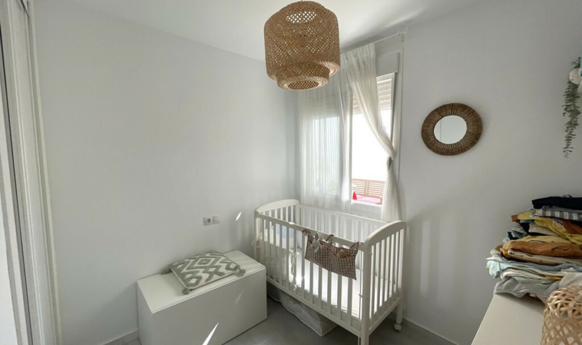 Resale - Apartment -
Casares Playa