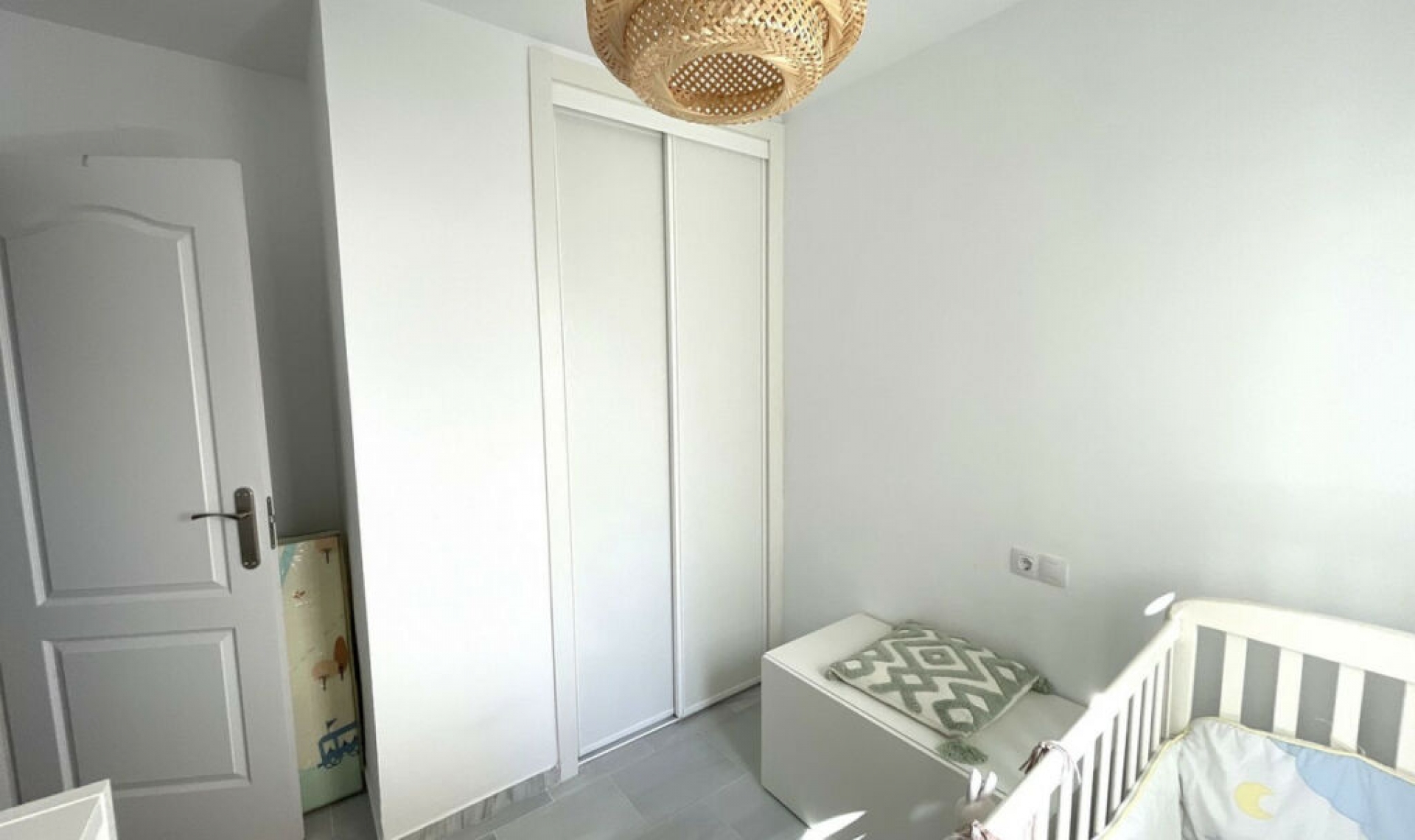 Resale - Apartment -
Casares Playa