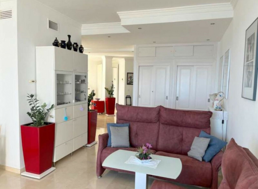 Resale - Apartment -
Casares