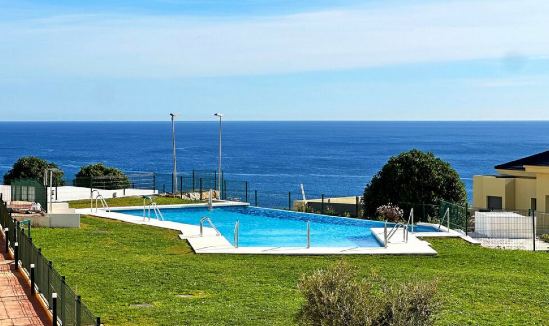 Resale - Apartment -
Casares