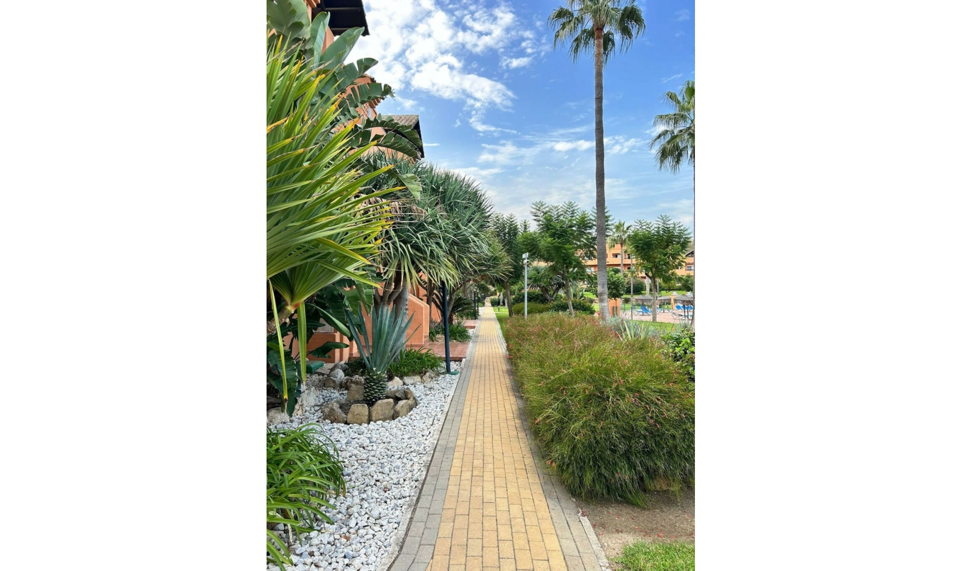 Resale - Apartment -
Casares