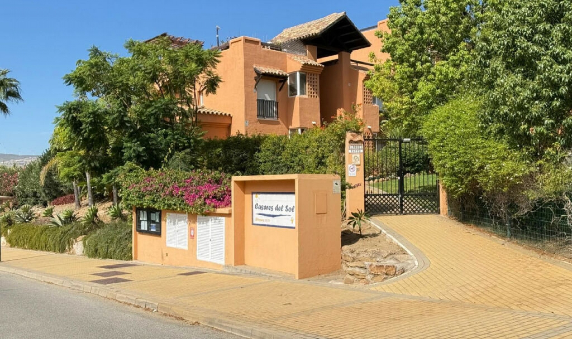 Resale - Apartment -
Casares